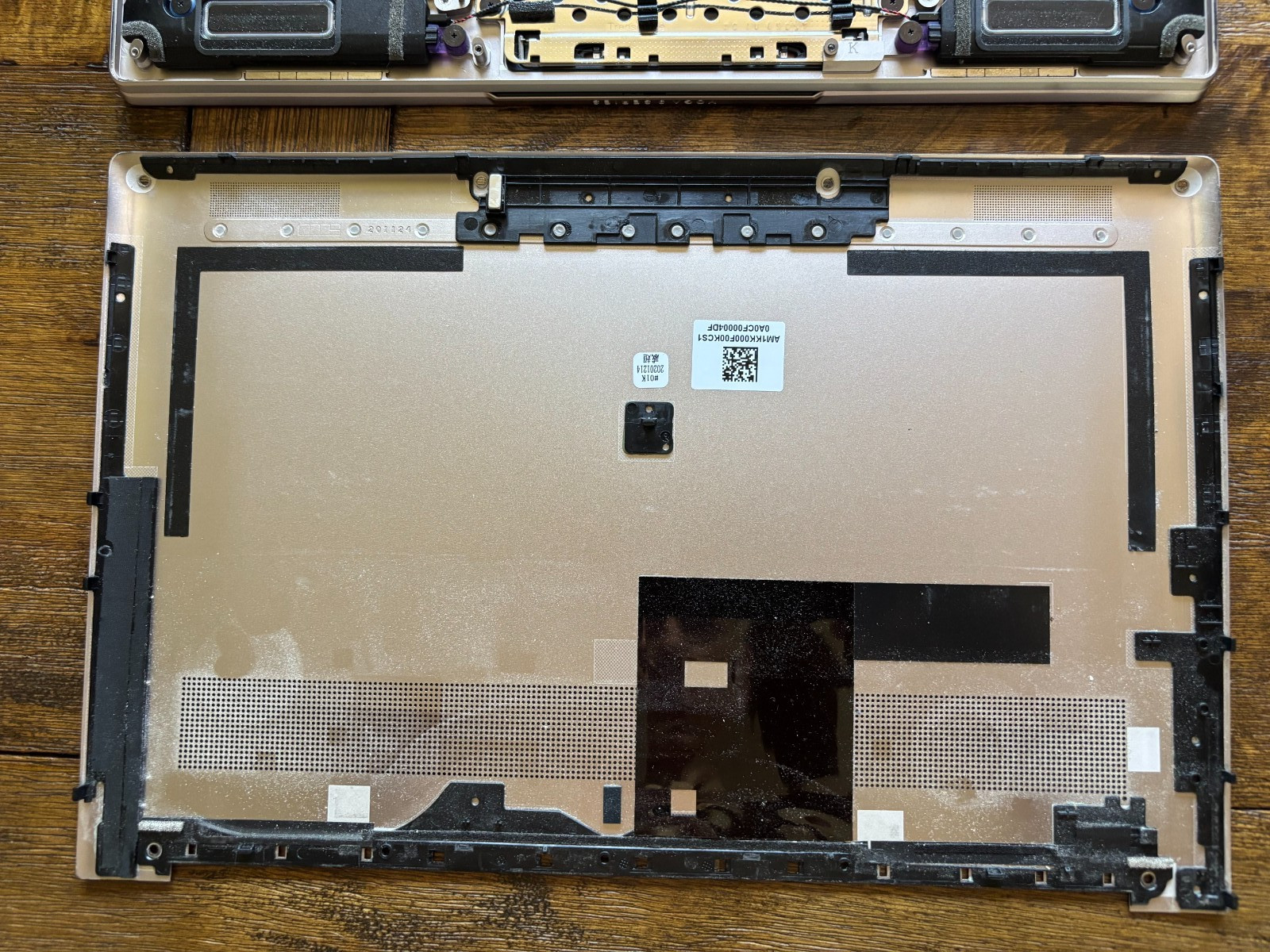 Lenovo Yoga 9i 2-in-1 14ITL5 14″ i7 16GB RAM, PARTS ONLY!!!