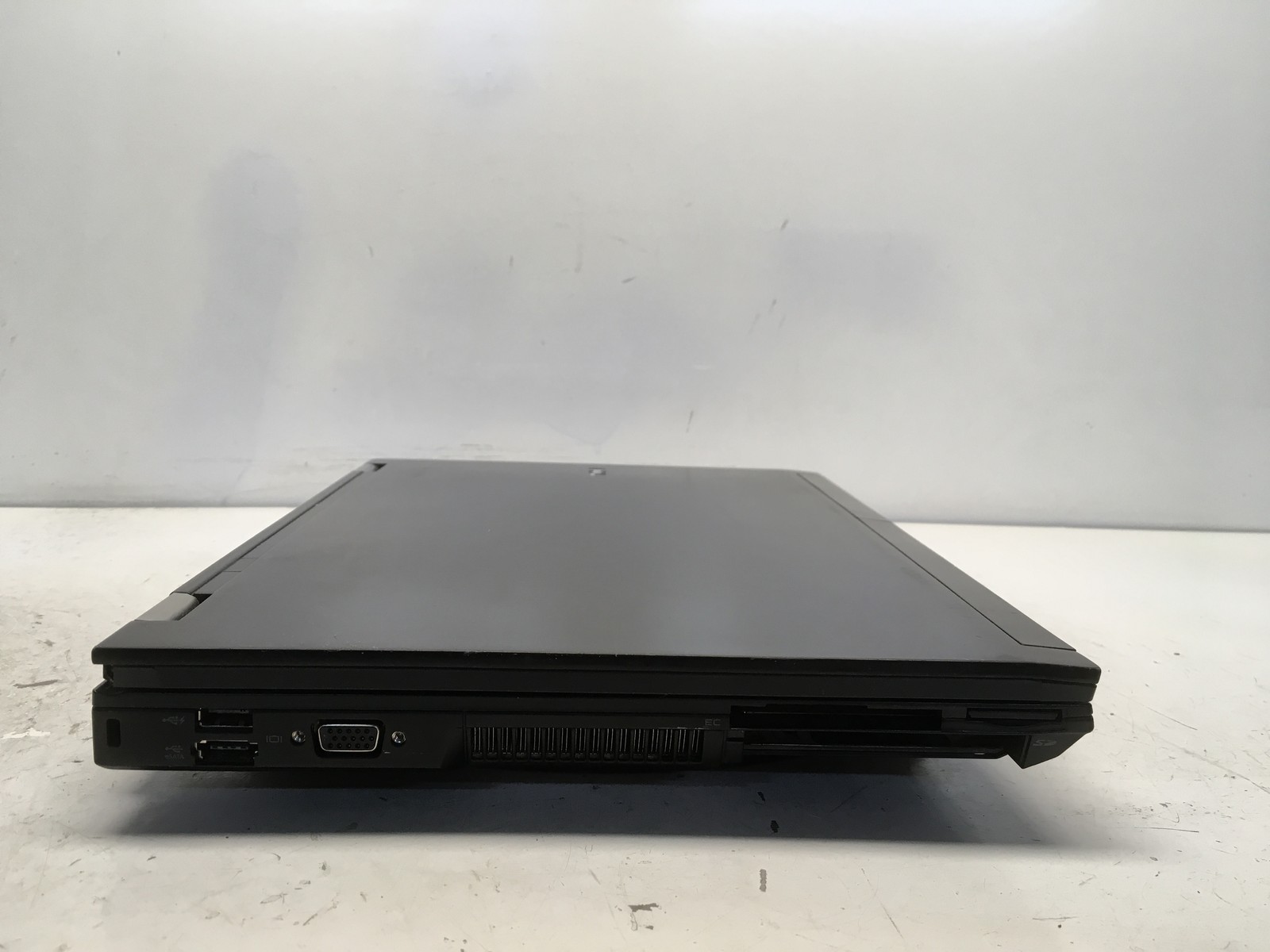 Dell Latitude E6500 Intel Core 2 Duo P8800 2.66GHz 4 GB NO HDD No Batt