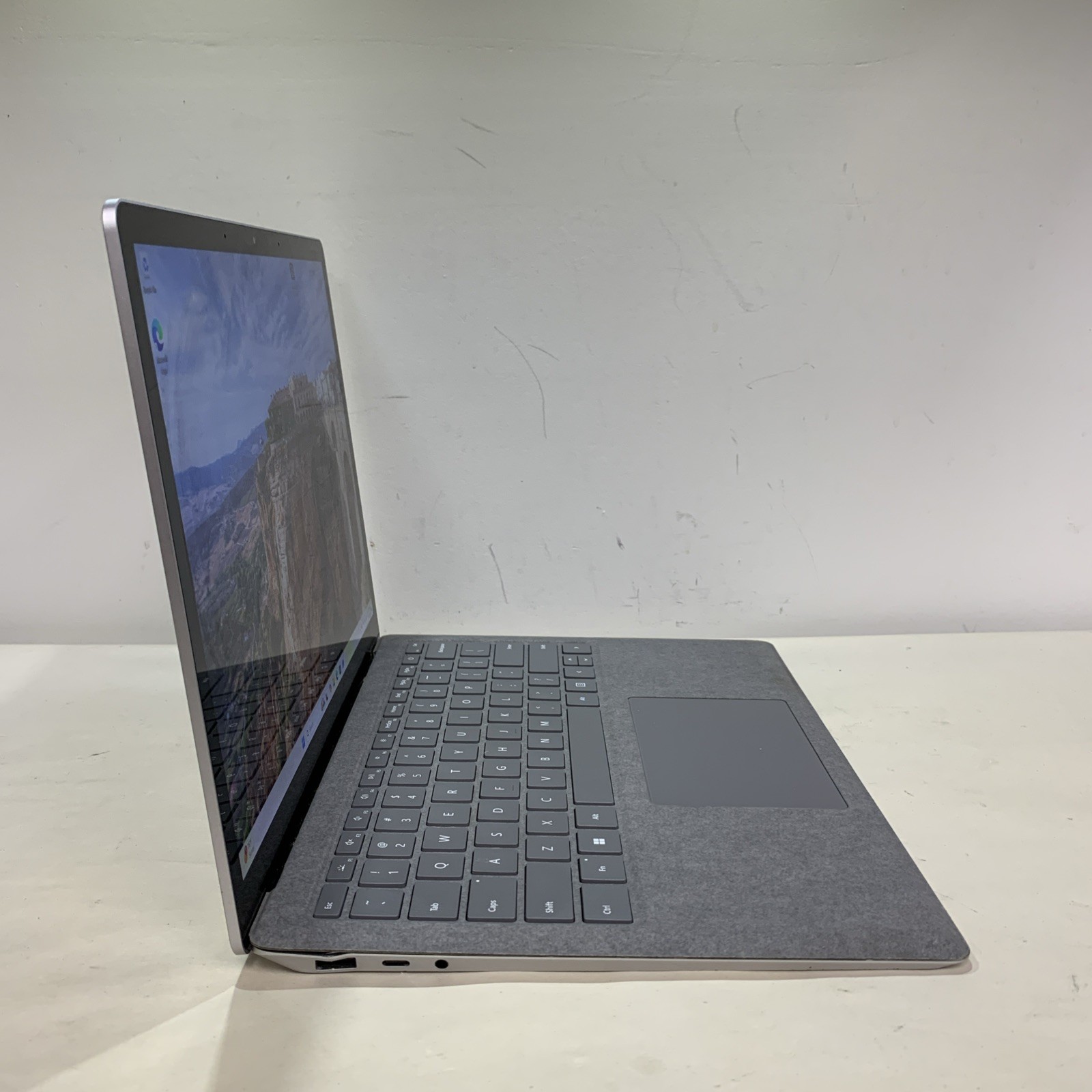 Microsoft Surface Laptop 4 i5-1145G7 8GB RAM 256GB SSD Win11 Pro | READ DESC