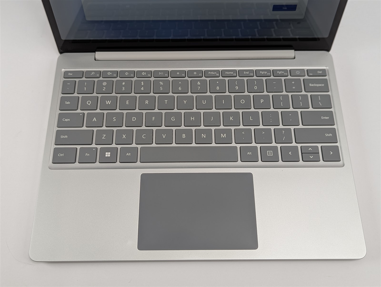 Microsoft Surface Laptop Go 2 2022 12.4″ i5-1135G7 2.4GHz 16GB RAM No Storage