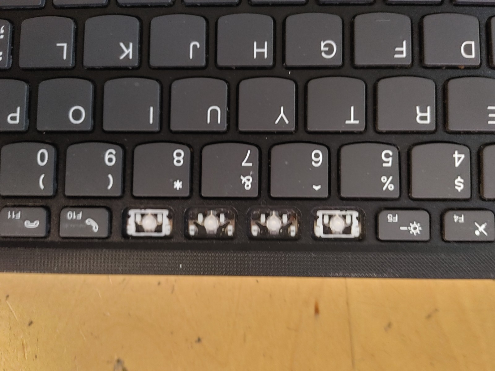 Lenovo V14 G4 IRU Core i3-1315U@8GB RAM , NO SSD , NO SCREEN , FOR PARTS ONLY