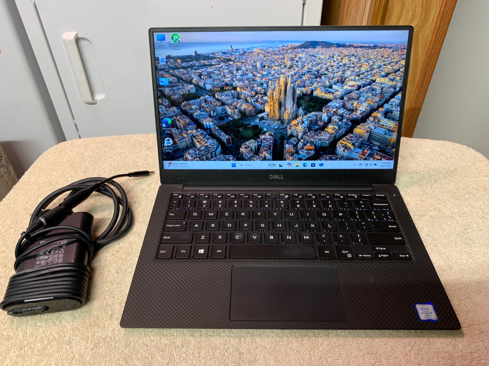 Dell XPS 9360, i5 7300u, 8 GB – 256 GB M2 NVMe SSD Windows 11 Pro # D82R5H2