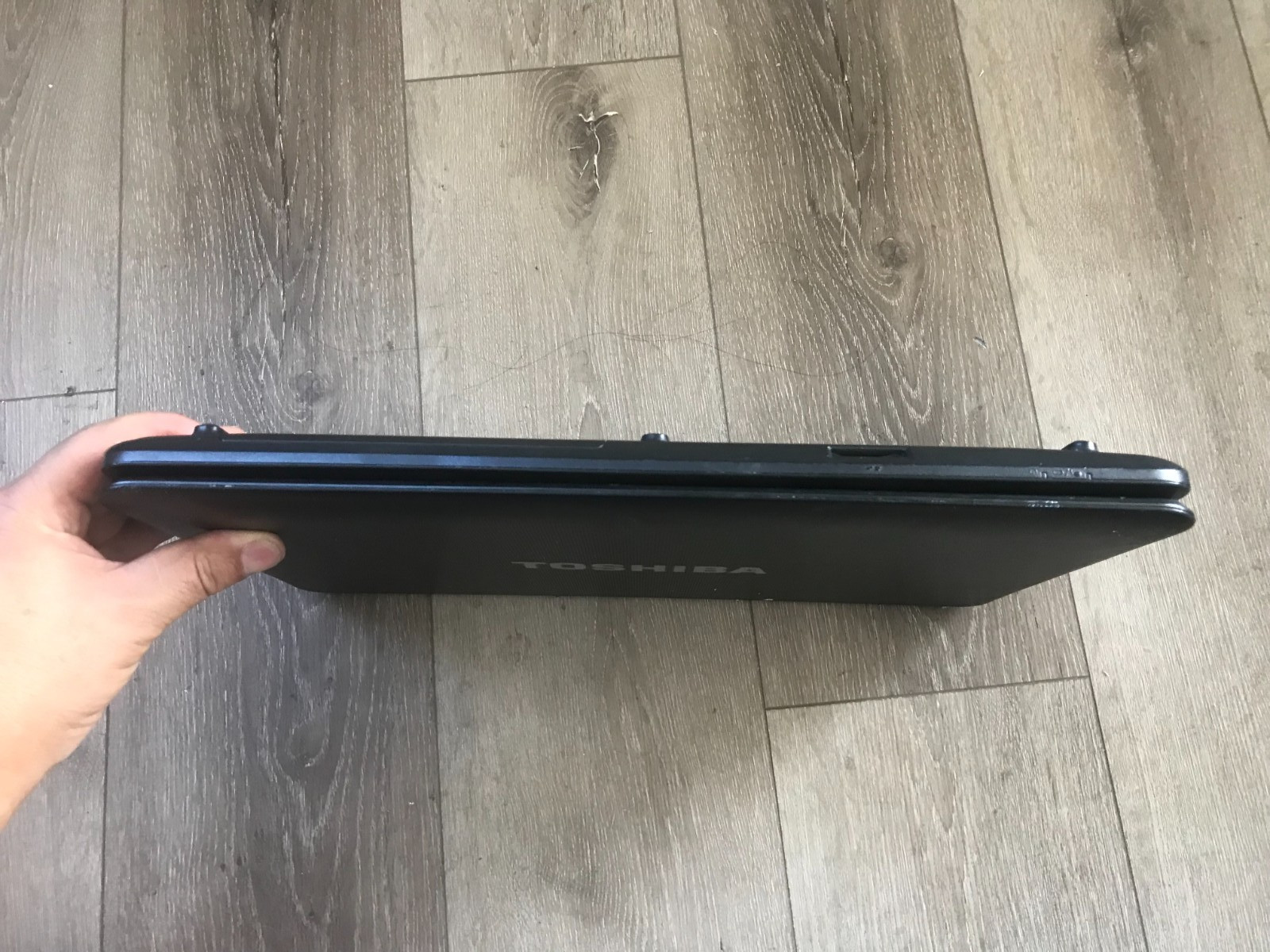 Toshiba Satellite C655-S5049 15.6″ Intel Celeron 900 2.20GHz 2GB RAM 250GB HDD