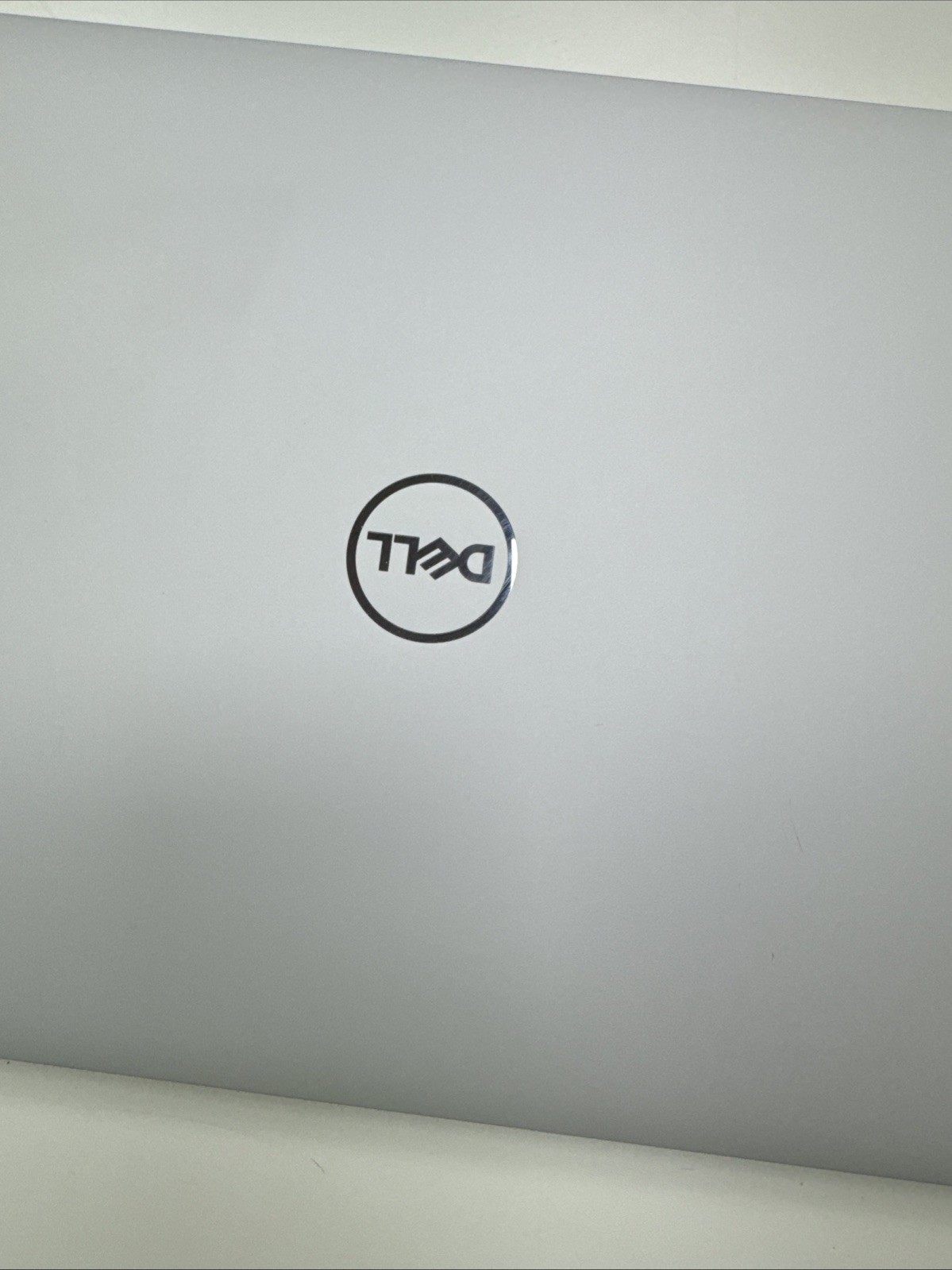 Dell XPS 15 9500 i9-10885H 64GB 2TB SSD 4K Touch 15.6 GTX 1650 Ti Laptop White