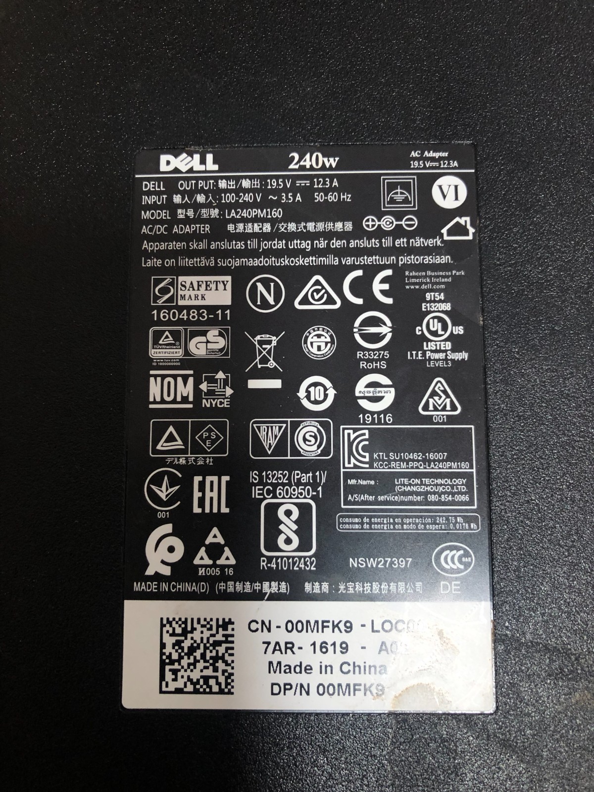 DELL LATITUDE E5540 Laptop w/ Intel Core i5-4310U 2.00 GHZ + 8 GB 460GB HD