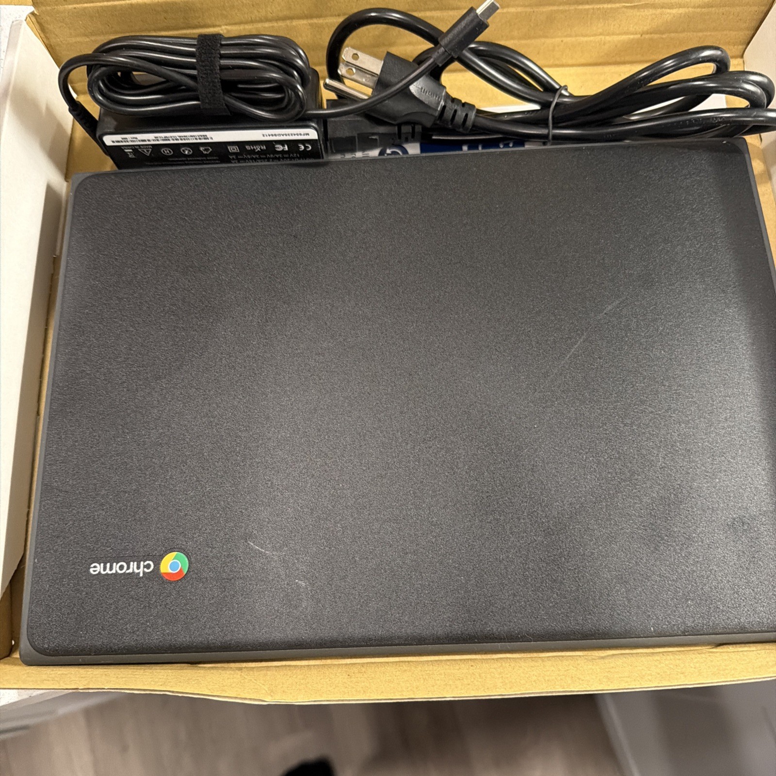 Lenovo Chromebook 100e 2nd Gen 11.6″ 4gb 32GB SSD , with charger & warranty