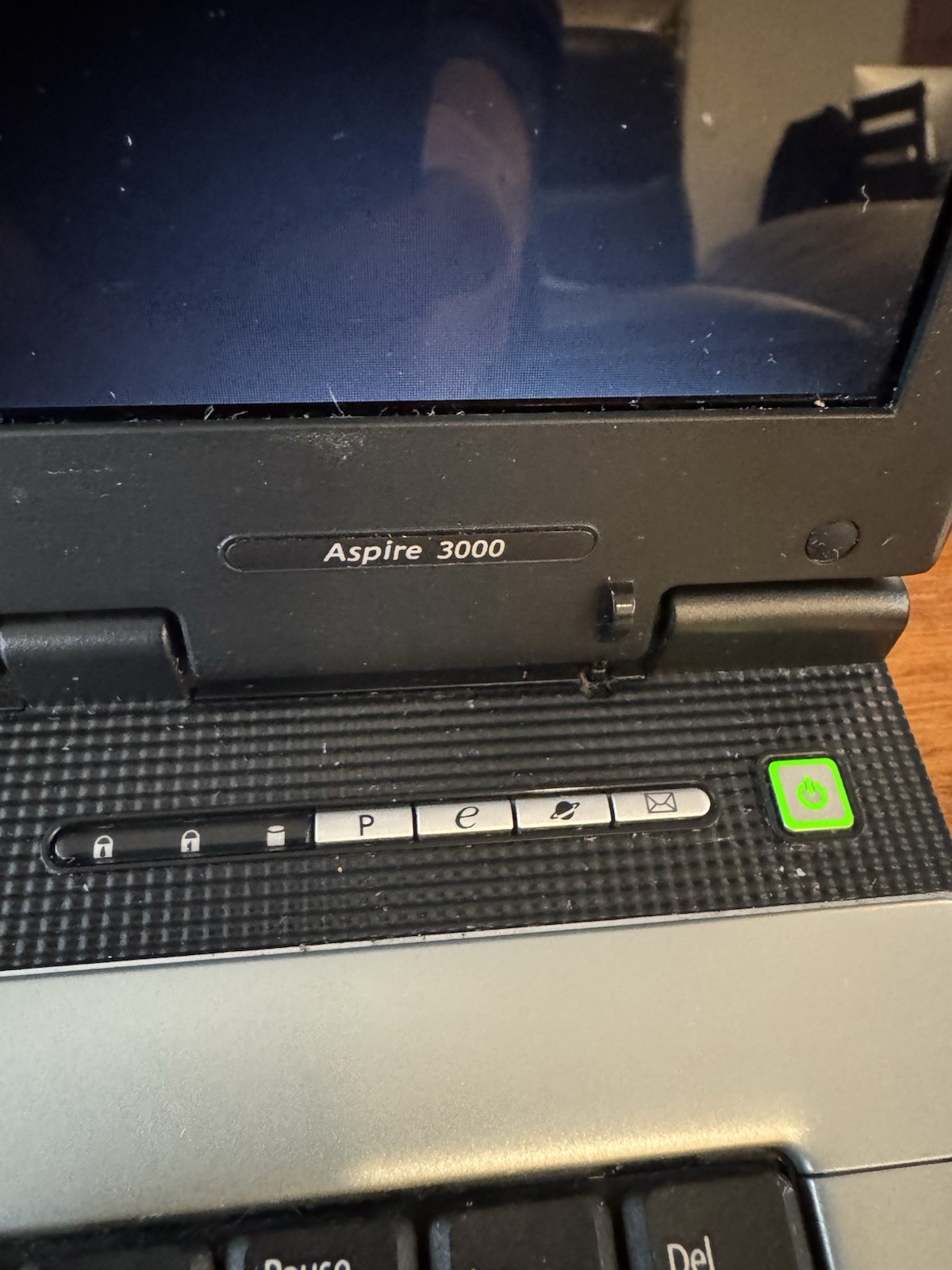 Acer Aspire 3000 Series Laptop 3004WLMi No Operating System
