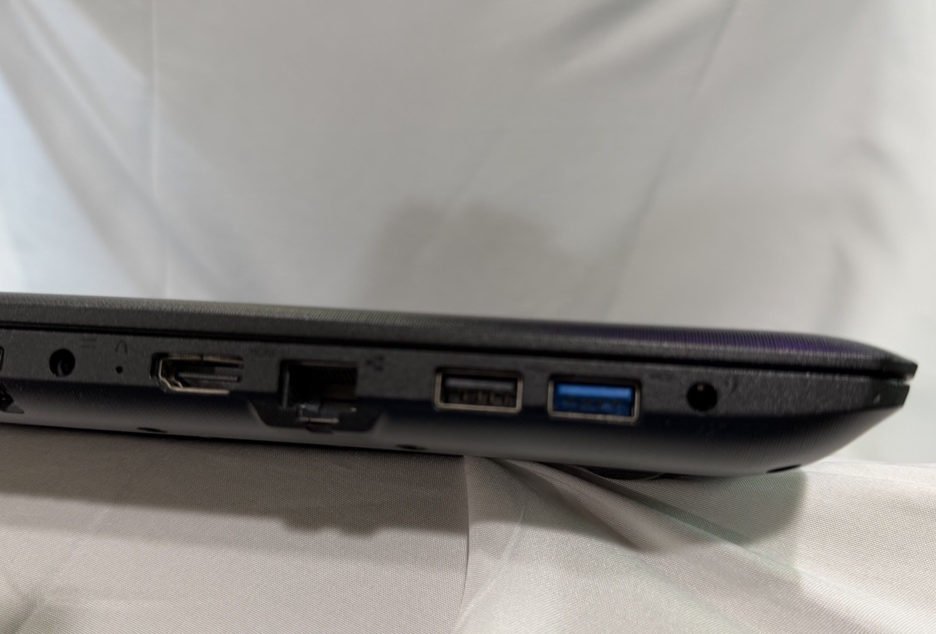 Lenovo IdeaPad 110-15AST 15.6″ AMD A6-9200 16GB 500GB SSD Win11 Black