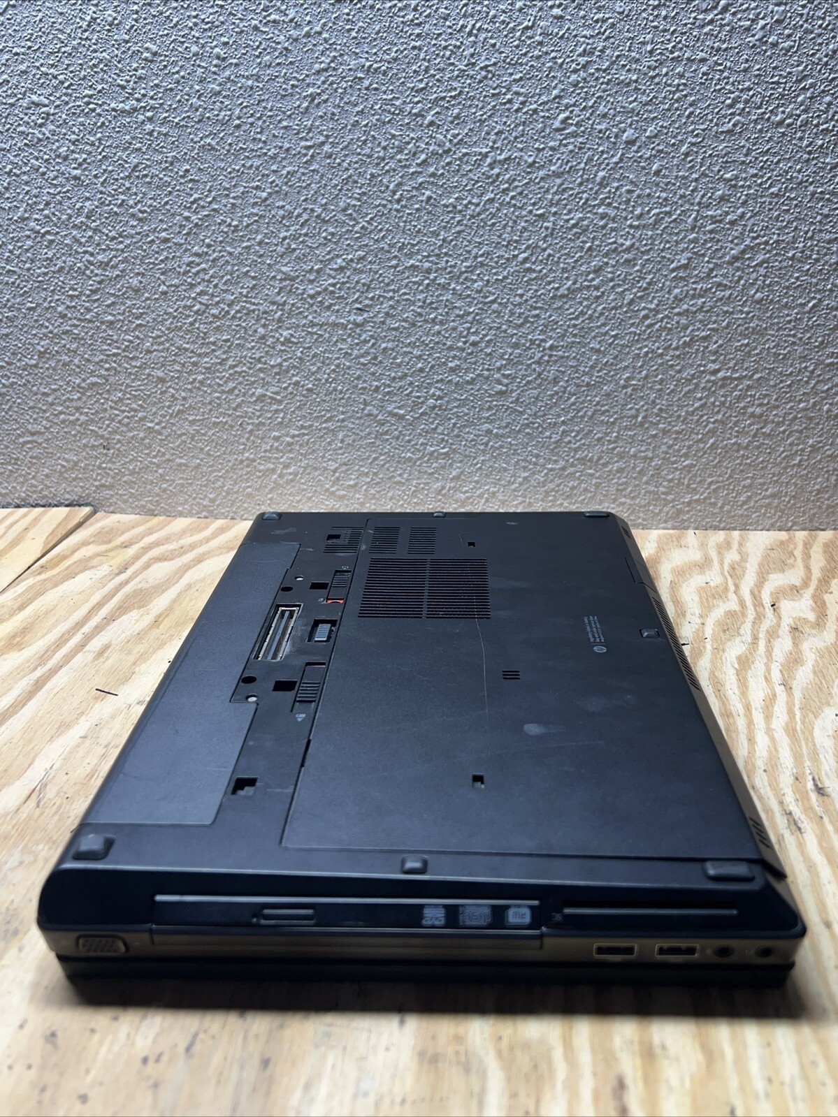 HP Elitebook 8560w 15.5″ FHD Intel i7-2820QM 2.30GHz 16GB DDR3 1TB HDD