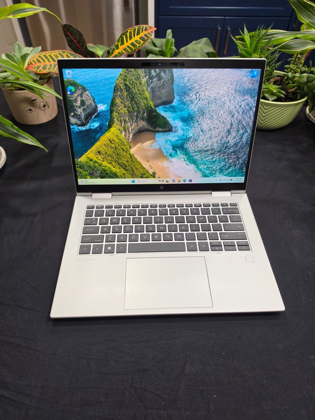 HP Elite x360 1040 G9 14″ 2-in-1 Touch i7-1265U 16GB 1TB NVMe SSD 4G LTE Win 11