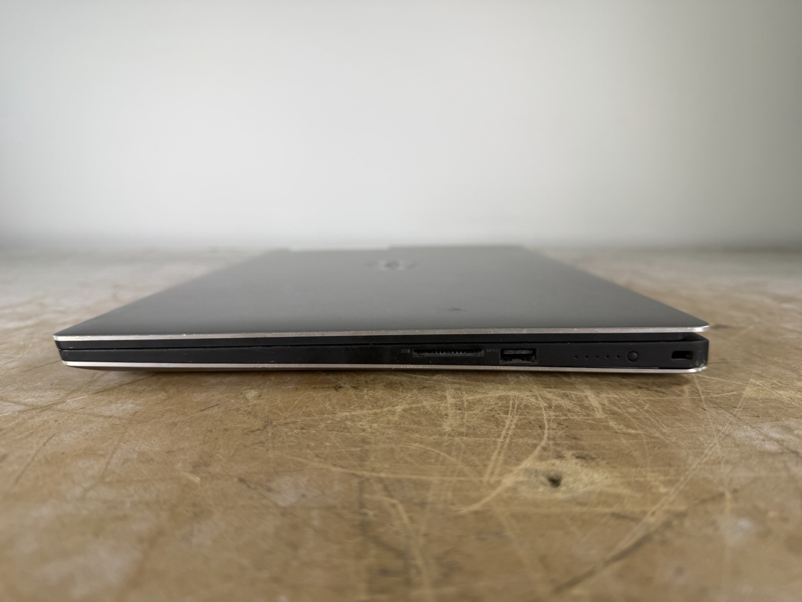 DELL XPS 15 9550 i3-6100H @ 2.70GHz, 8GB RAM, NO HDD/OS