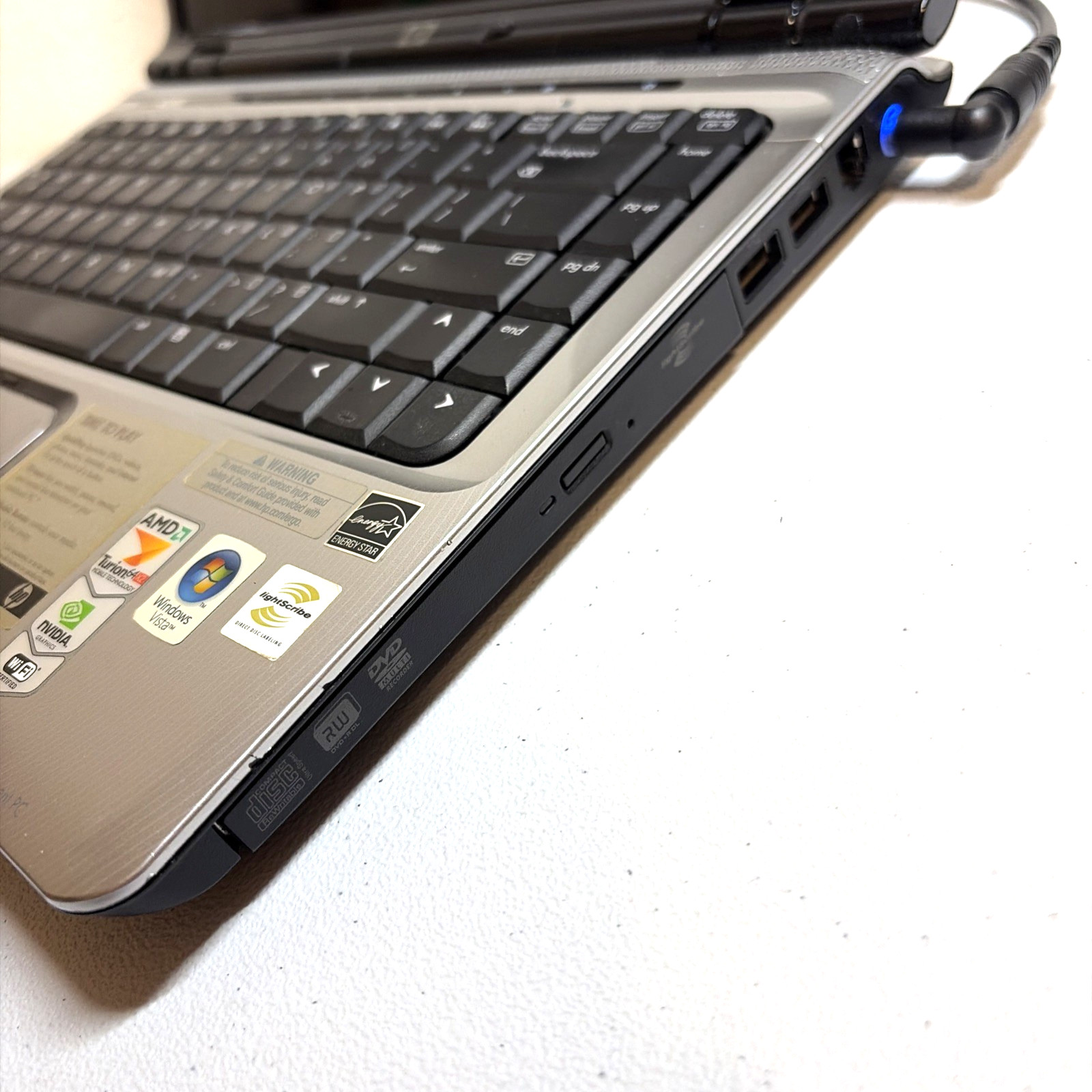 HP Pavilion DV2500 14.1-inch AMD Turion Nvidia Laptop Windows DVD Vista No HDD