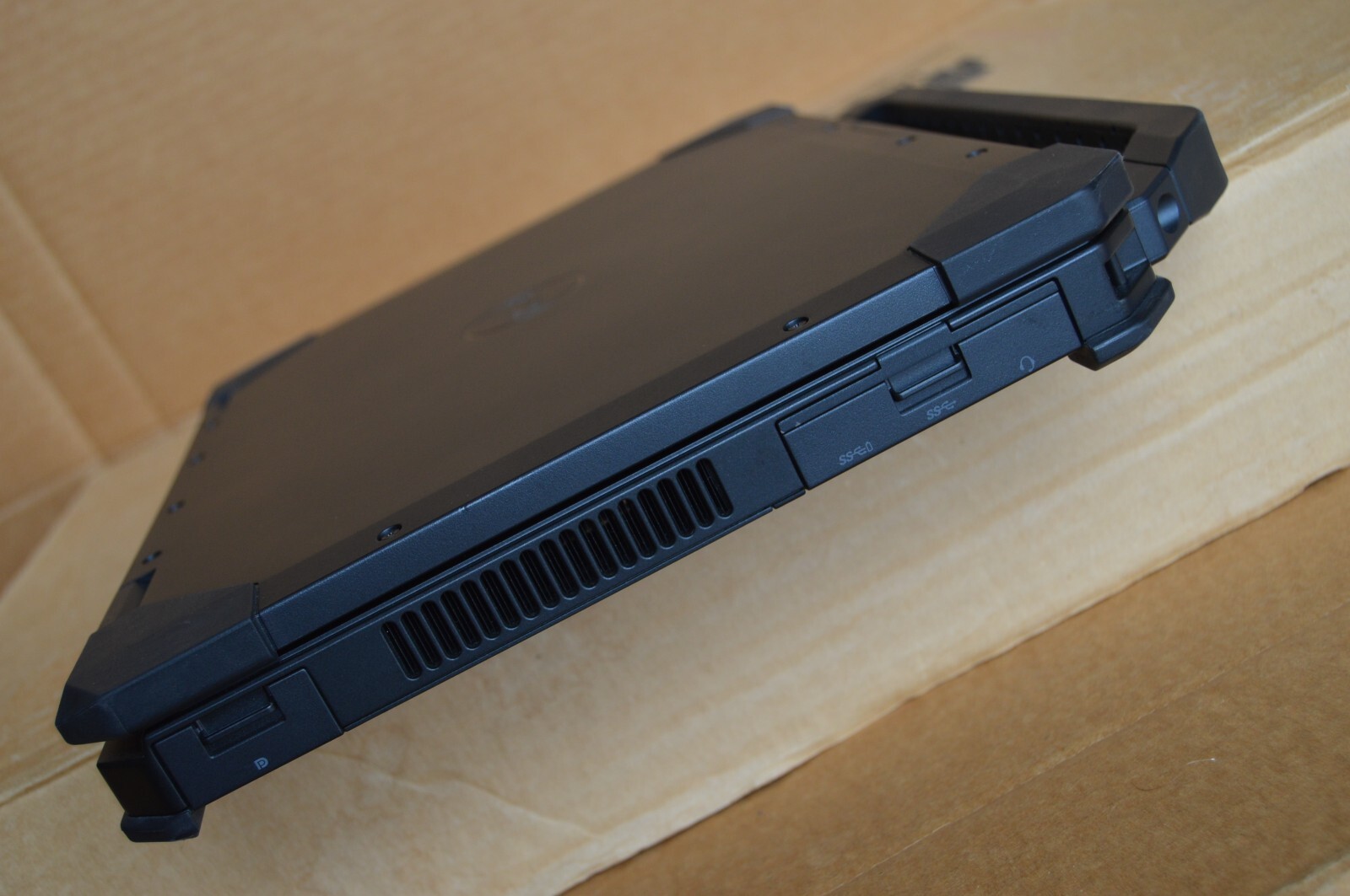 Dell Latitude 14 Rugged 5420 i5-8350U 1080P TOUCH 32GB 1TB LTE