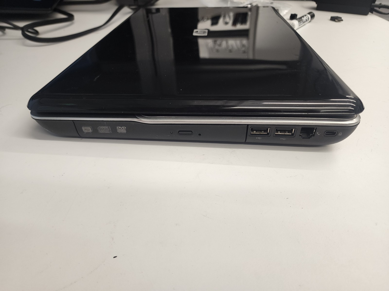 HP G60 NOTEBOOK Pentium dual Core T4400@2.20ghz – 3GB RAM 320gh Hdd