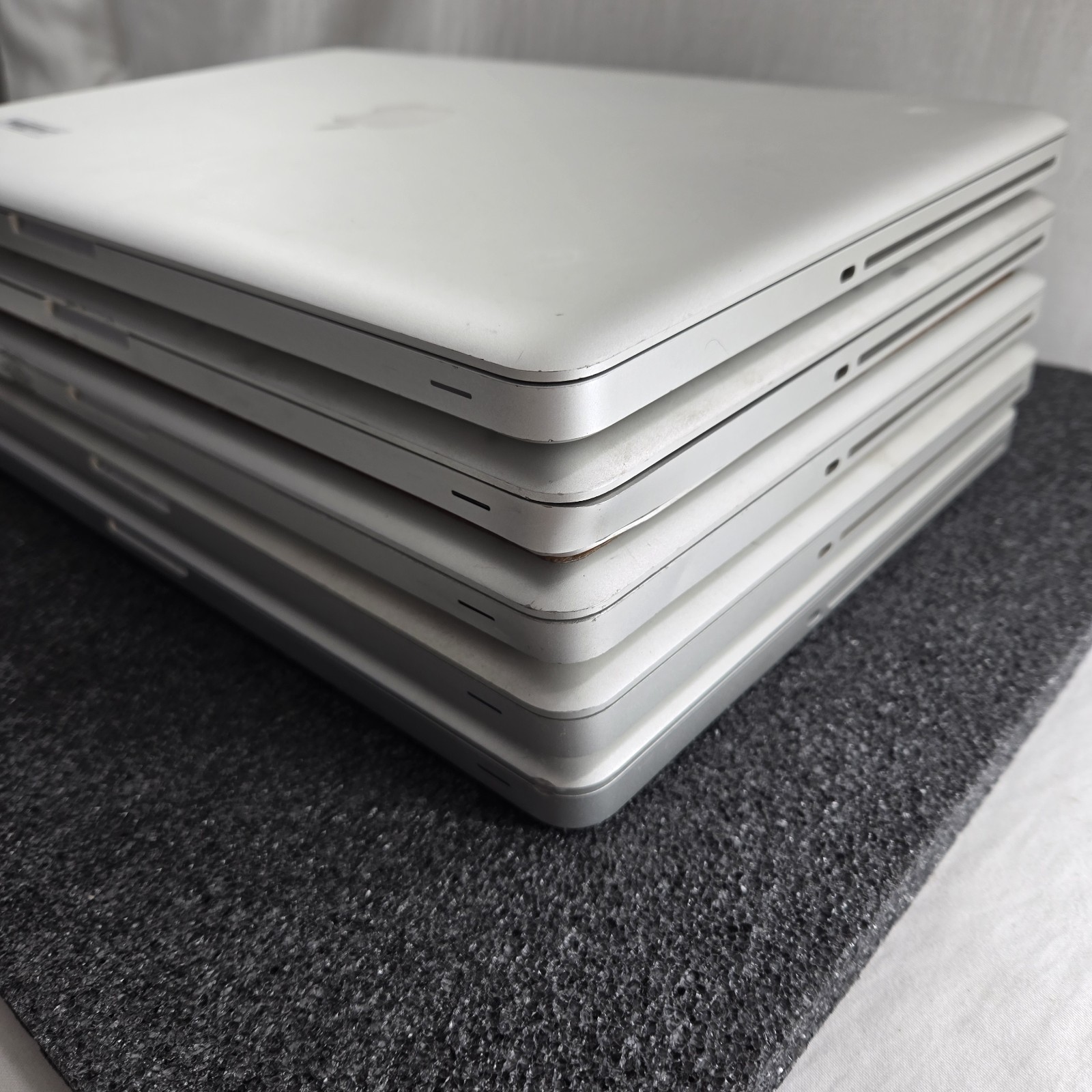 Lot of (5) Apple MacBook Pro A1286 intel i5 – Mixed condition — PARTS