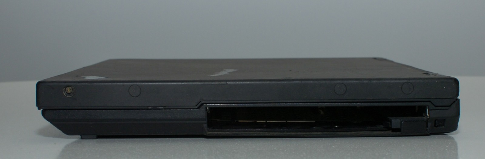 IBM ThinkPad T23 Intel Mobile Pentium III-M 1GHz 128 MB RAM No HDD FOR PARTS