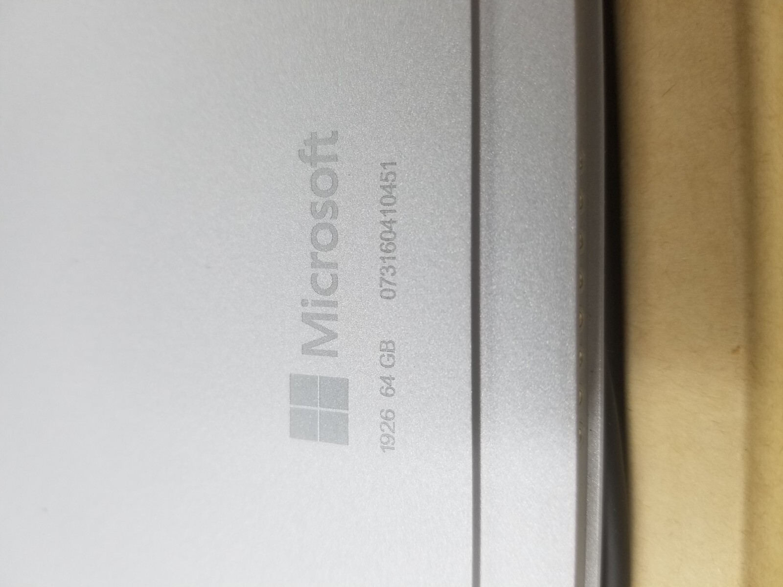 Microsoft Surface Go 2 10.5″ (64GB SSD, Intel Core m3, 1.10 GHz, 4GB)