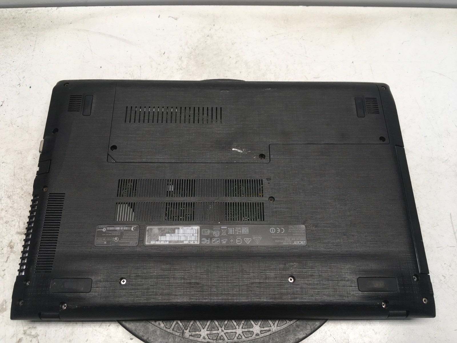 Acer Aspire E5-575 N16Q2 Intel i3-7100U 2.4GHz 4 GB NO HDD