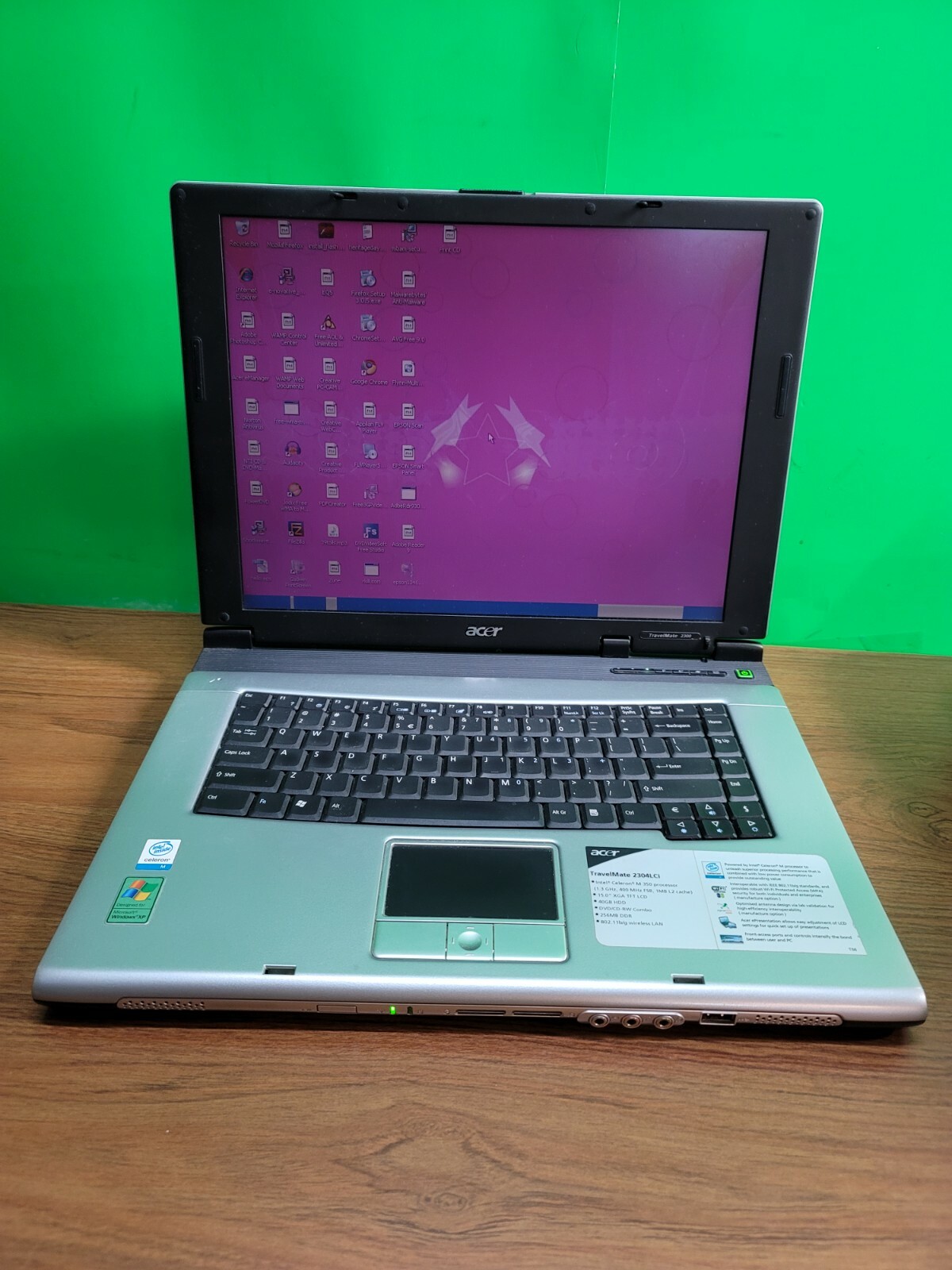 ACER TRAVEL MATE 2300 LAPTOP. WORKS AND POWERS ON GOOD. (SU)