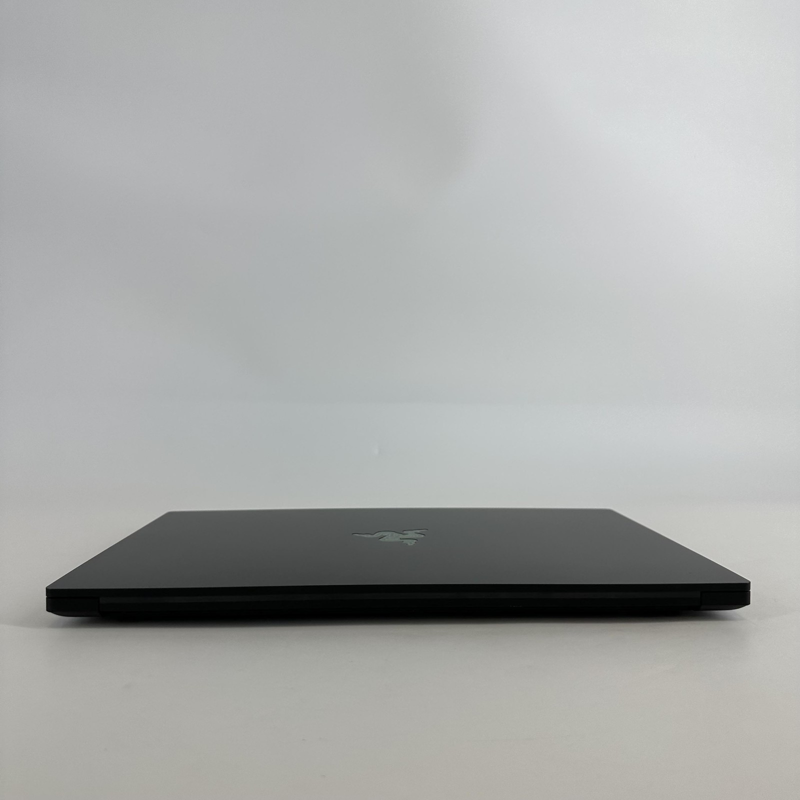 Razer Blade 15 240Hz 2K 2.4 GHz i7-12800H 32GB 1TB SSD RTX 3070 Ti Very Good