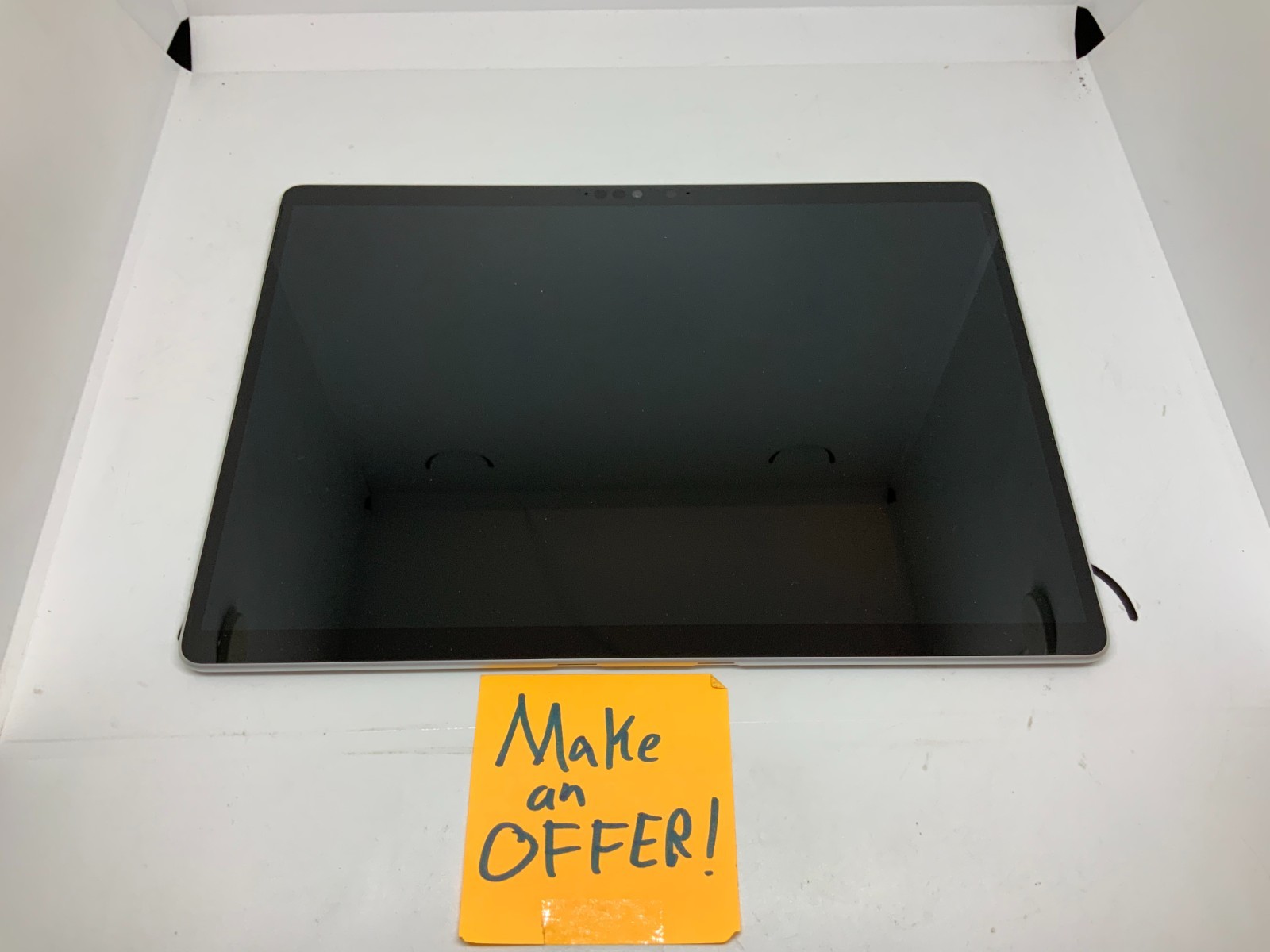 READ – Microsoft Surface Pro X – 13″ Touchscreen – SQ2 512gb SSD 16GB RAM Silver