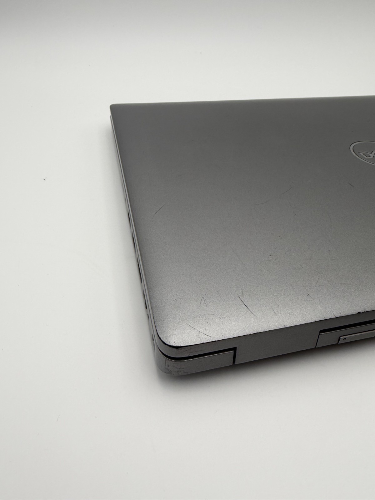 Dell Latitude 5520 15.6″ FHD i5-1135G7 256GB NVMe SSD 16GB RAM Win11pro