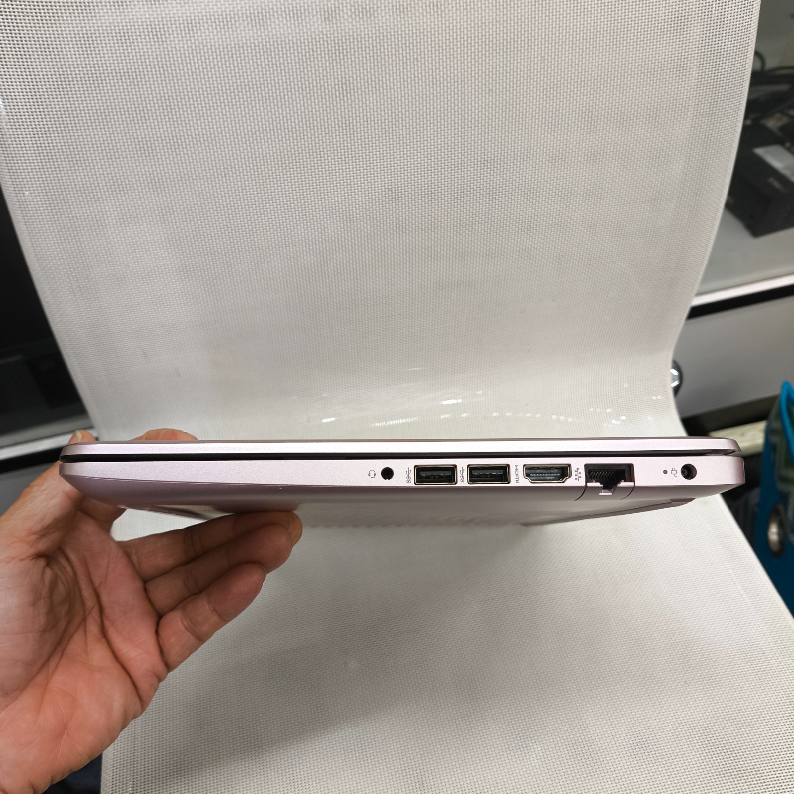 HP 14-Pink Laptop Win 11 Home 4GB / 64GB Works Great