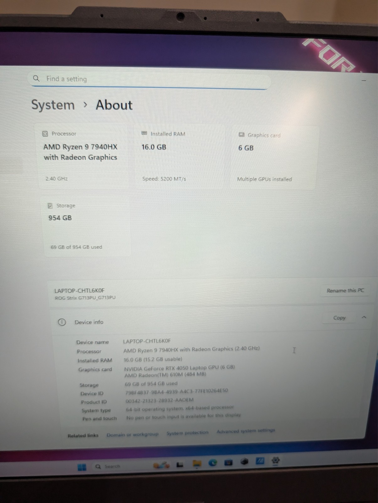 ASUS ROG Strix G17 G713PU 17.3″ Ryzen 9 7940HX 2.4GHz 16GB 1TB RTX 4050 6GB
