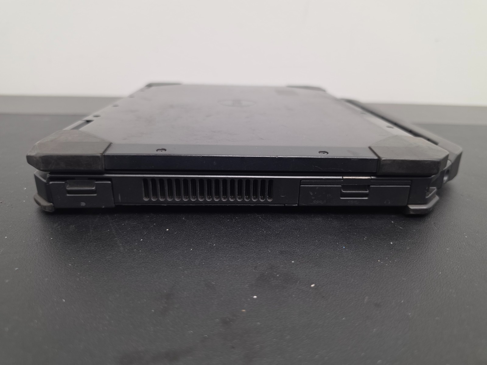 Dell Latitude 5420 Rugged Intel i7-8650U FHD Touch ***LTE*** 4GB Ram 128GB SSD