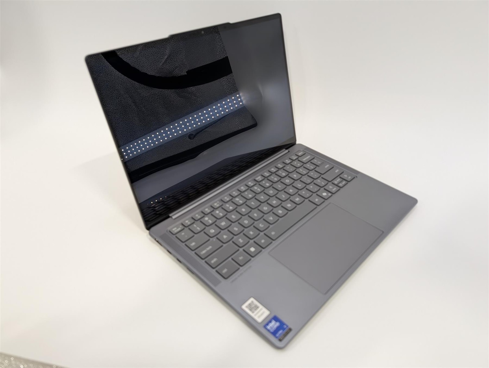 Lenovo Slim 7 14″ Core Ultra 7 258V 32GB 1TB SSD Arc Luna Grey Used-Very Good