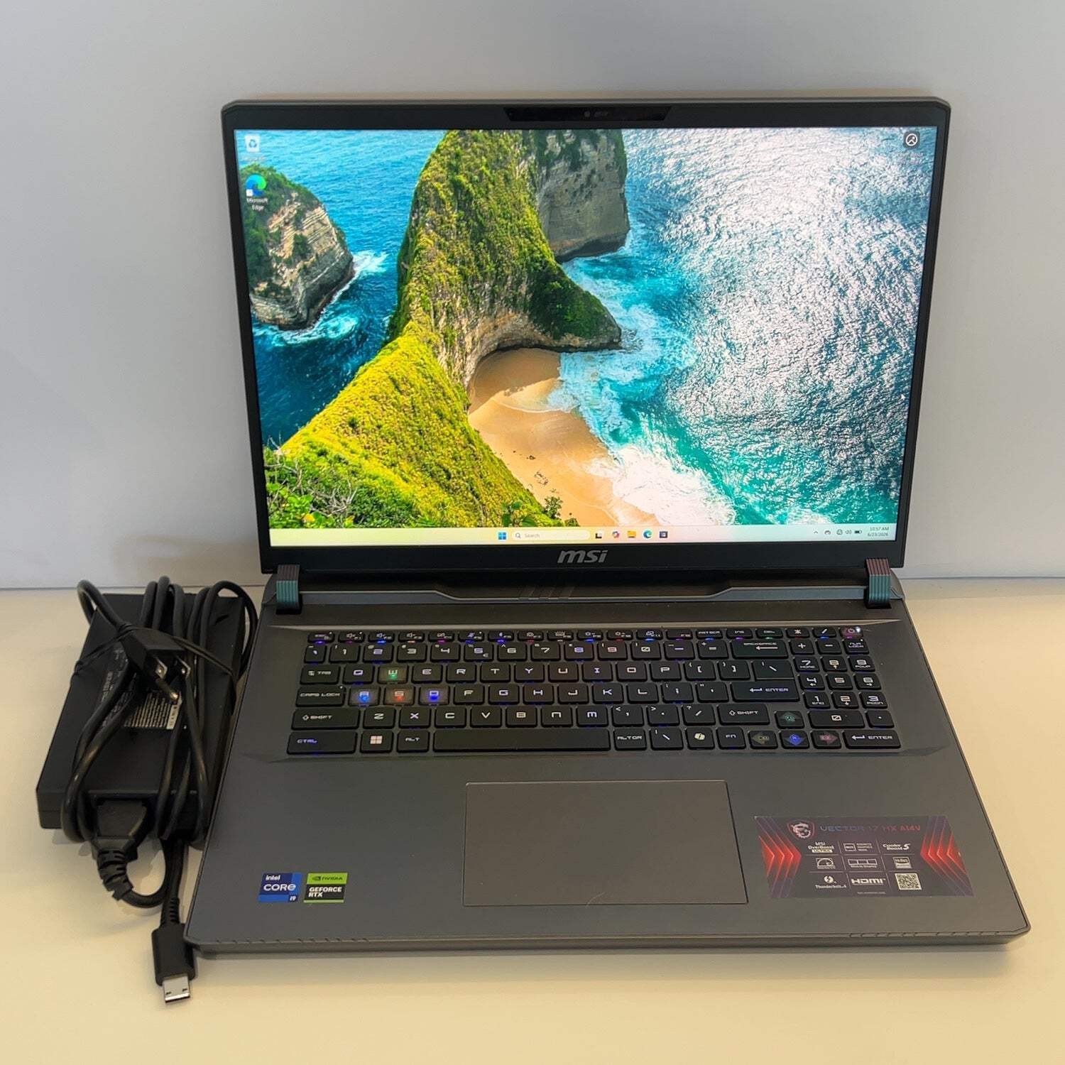 MSI Vector 17 HX A14VGG 17.3″ i9-14900HX 32GB RAM 1TB SSD GeForce RTX 4070