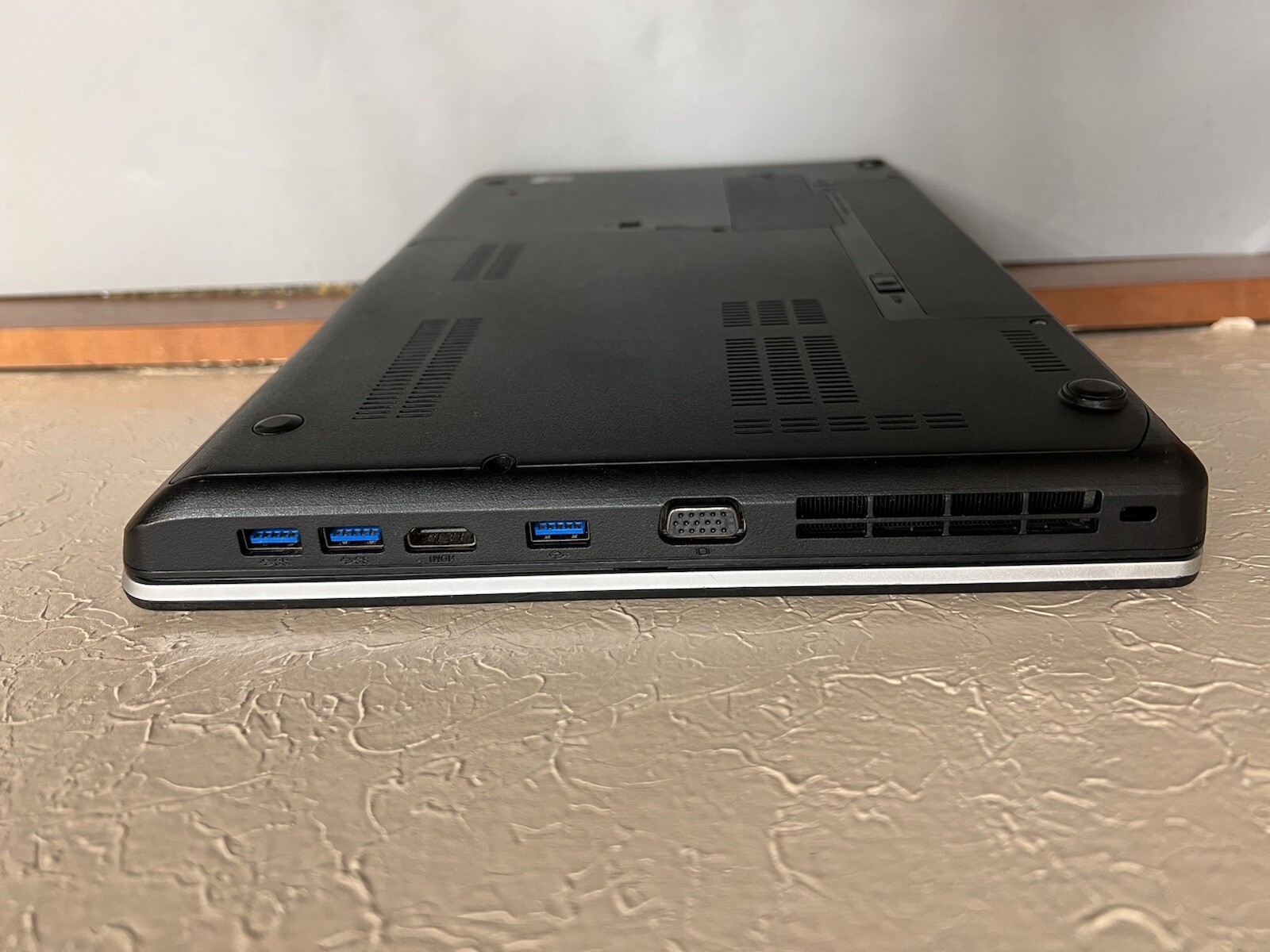 Lenovo thinkpad E545 AMD A6-5350M Radeon HD 2.90GHz 4GB RAM 320GB HDD WEBCAM
