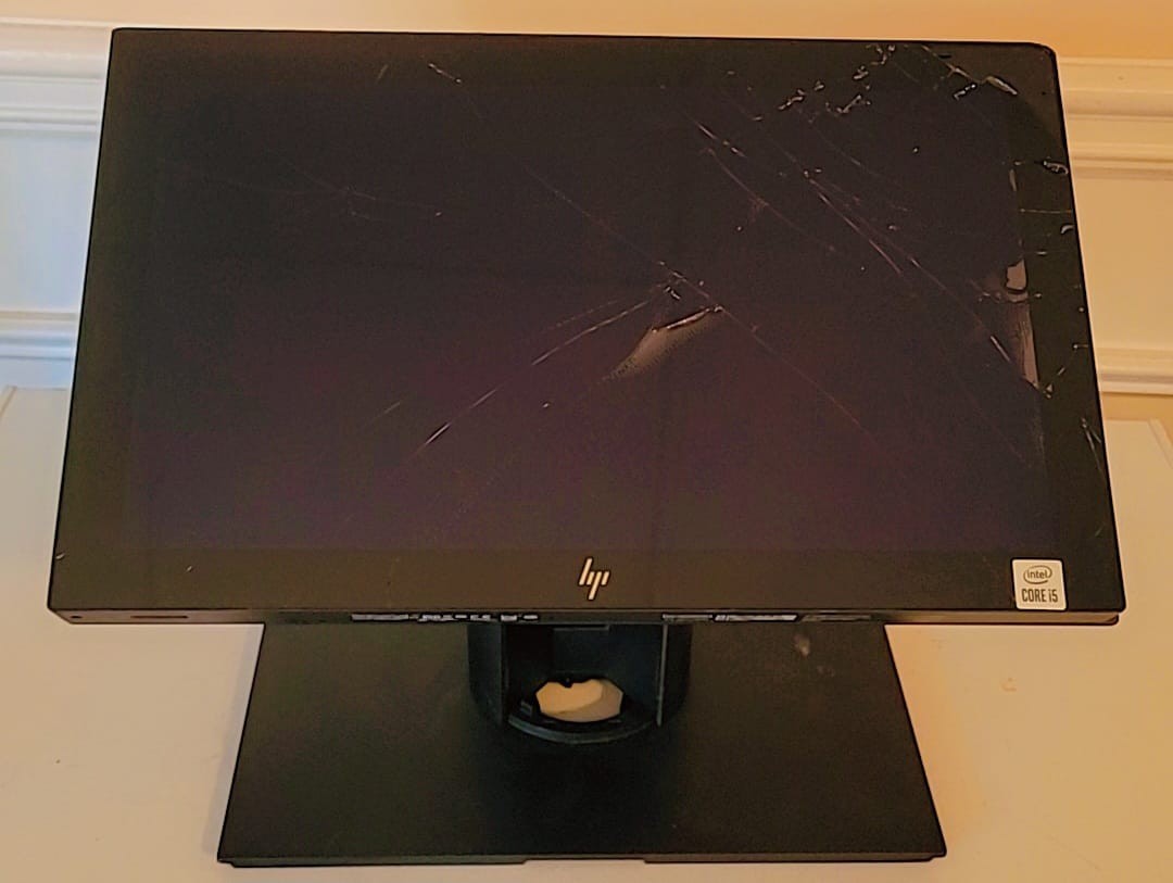 HP Engage One Pro AIO System i5-10500E 8GB RAM 256GB – Cracked Screen – Read!