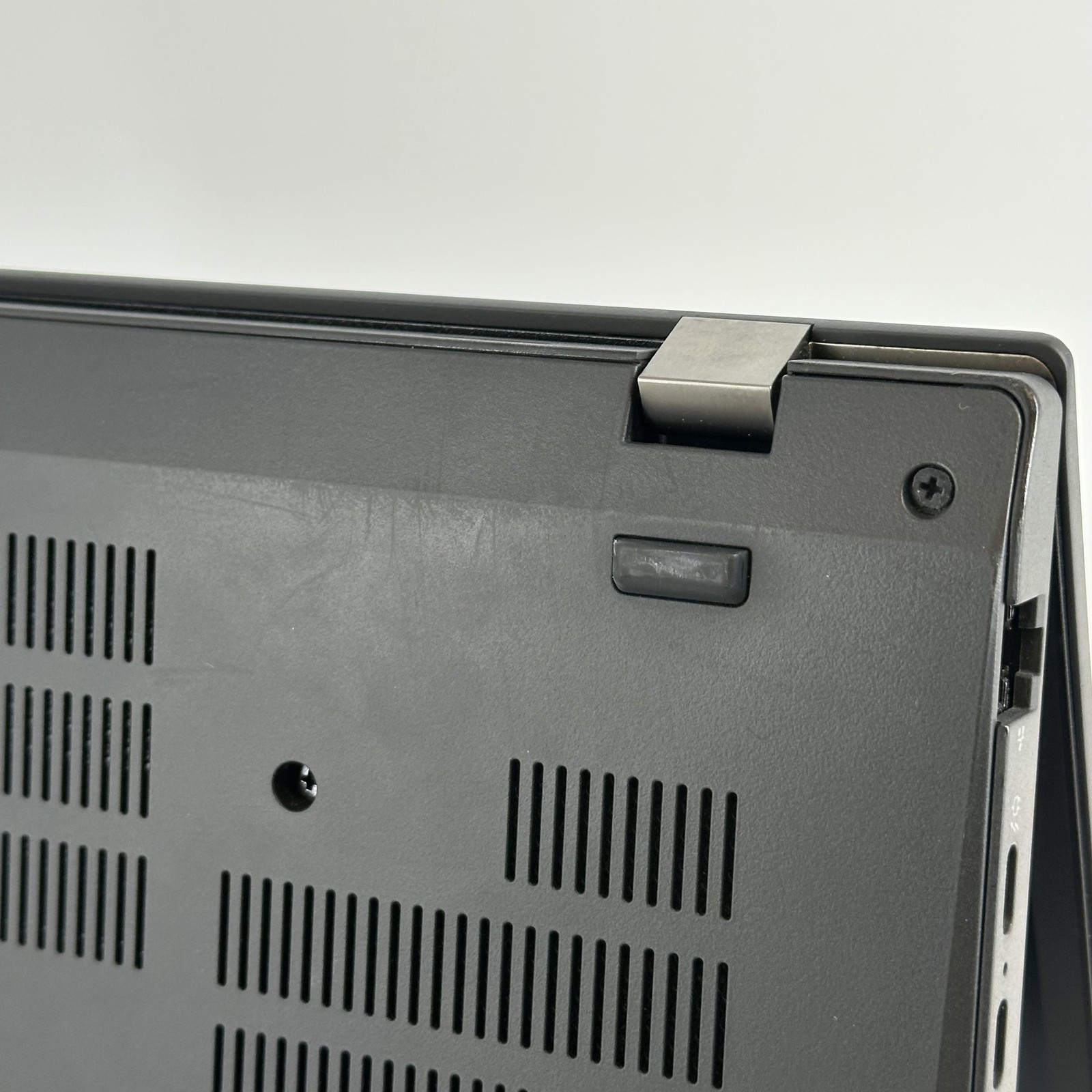Lenovo ThinkPad T16 Gen 2 Black FHD+ 1.7 GHz i7-1355U 16GB 512GB SSD Yellow Hue