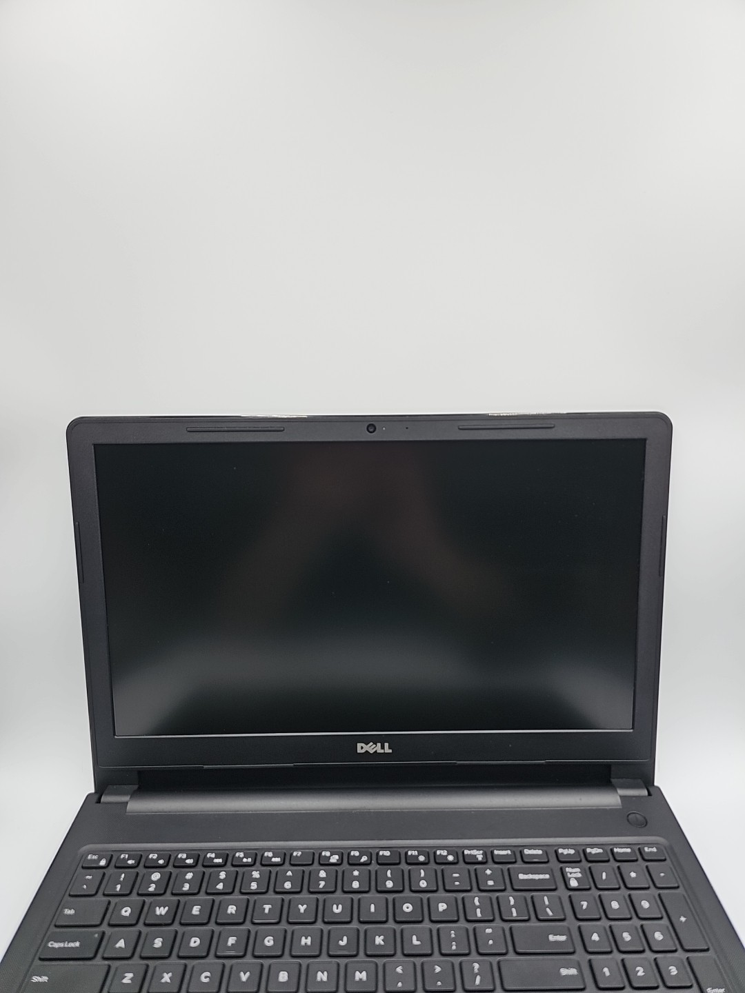 Dell Inspiron 15 3000 475GB HDD 4GB RAM AMD A6-9200 Radeon R4