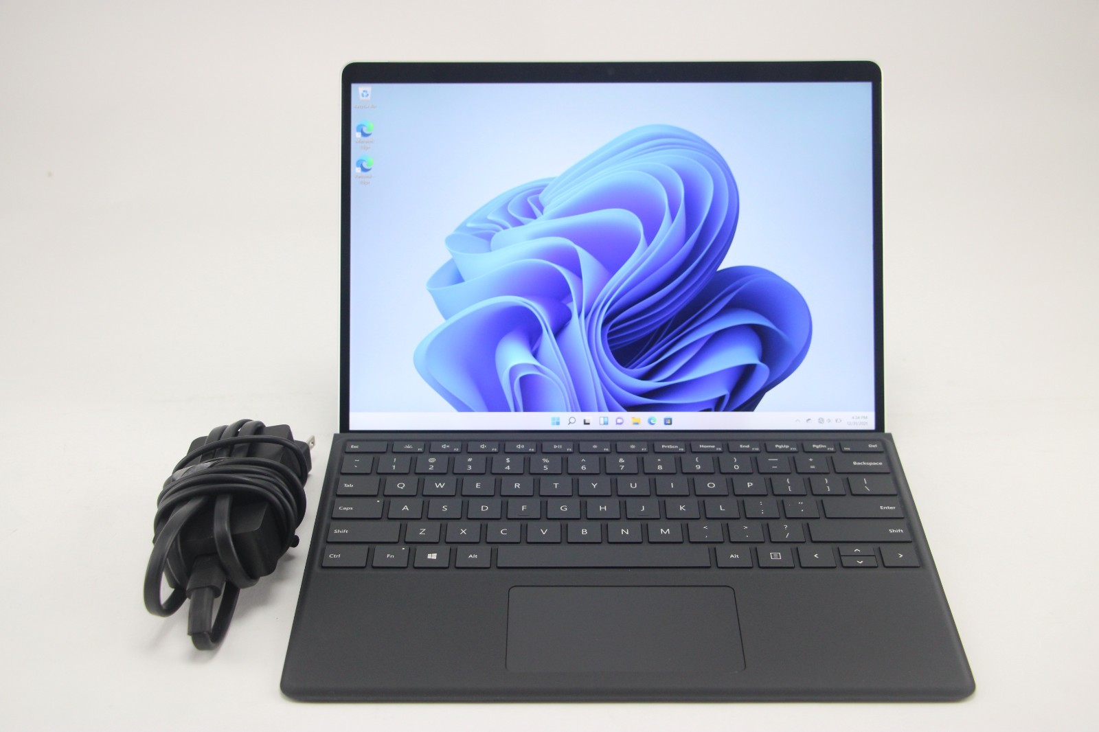 Microsoft Surface Pro 8 Cellular *3GHz i7-1185G7/ 16GB/ 256GB SSD* w/Type Cover