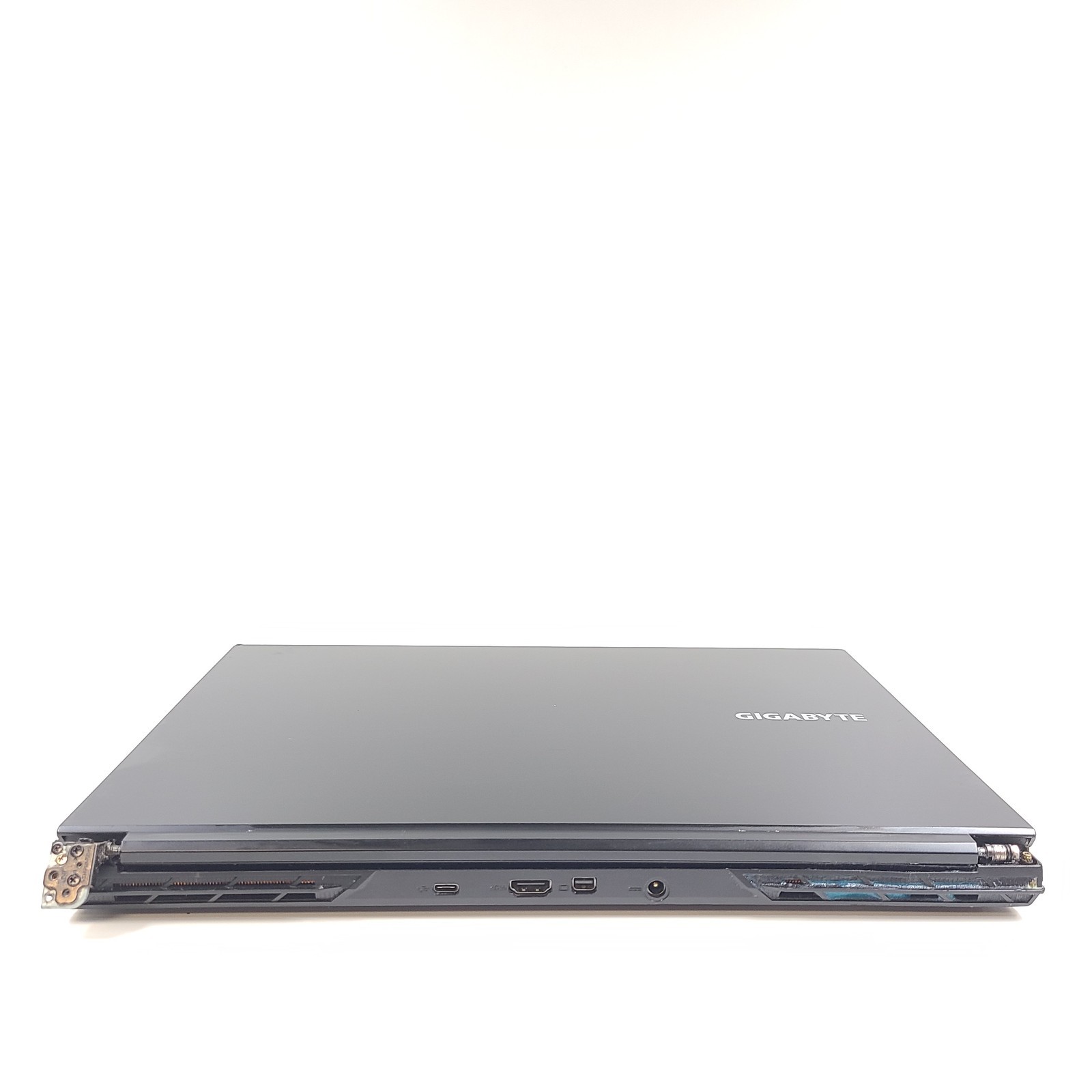 Gigabyte Notebook RC56 16″ Intel i-7 13620H @ 2.40 GHz NO SSD 16GB RAM FOR PARTS