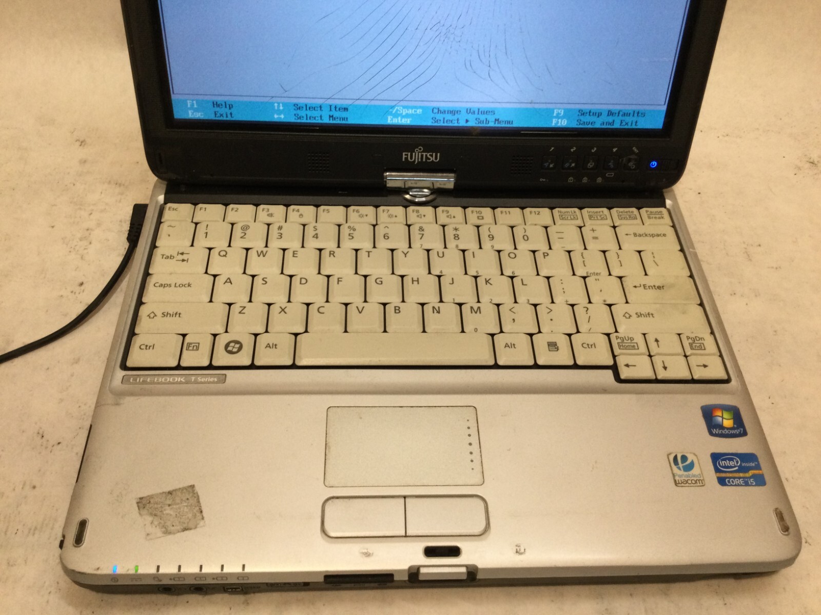 Fujitsu Lifebook T731 13.3” / Intel i5-2410M @ 2.30GHz (CRACKED/MISSING PARTS)MR