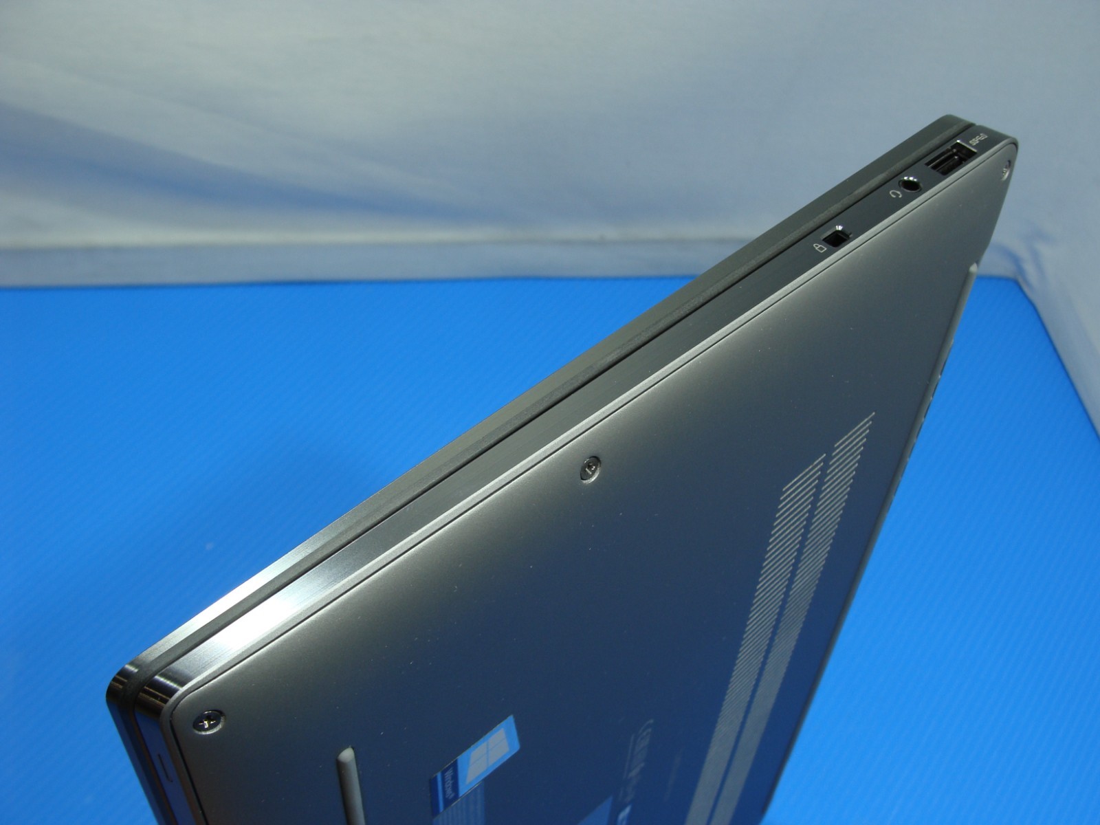 Dell Latitude 9510 15″ FHD TOUCH intel core vPro i7-10810U 1.1GHz 16GB 512GB +PA