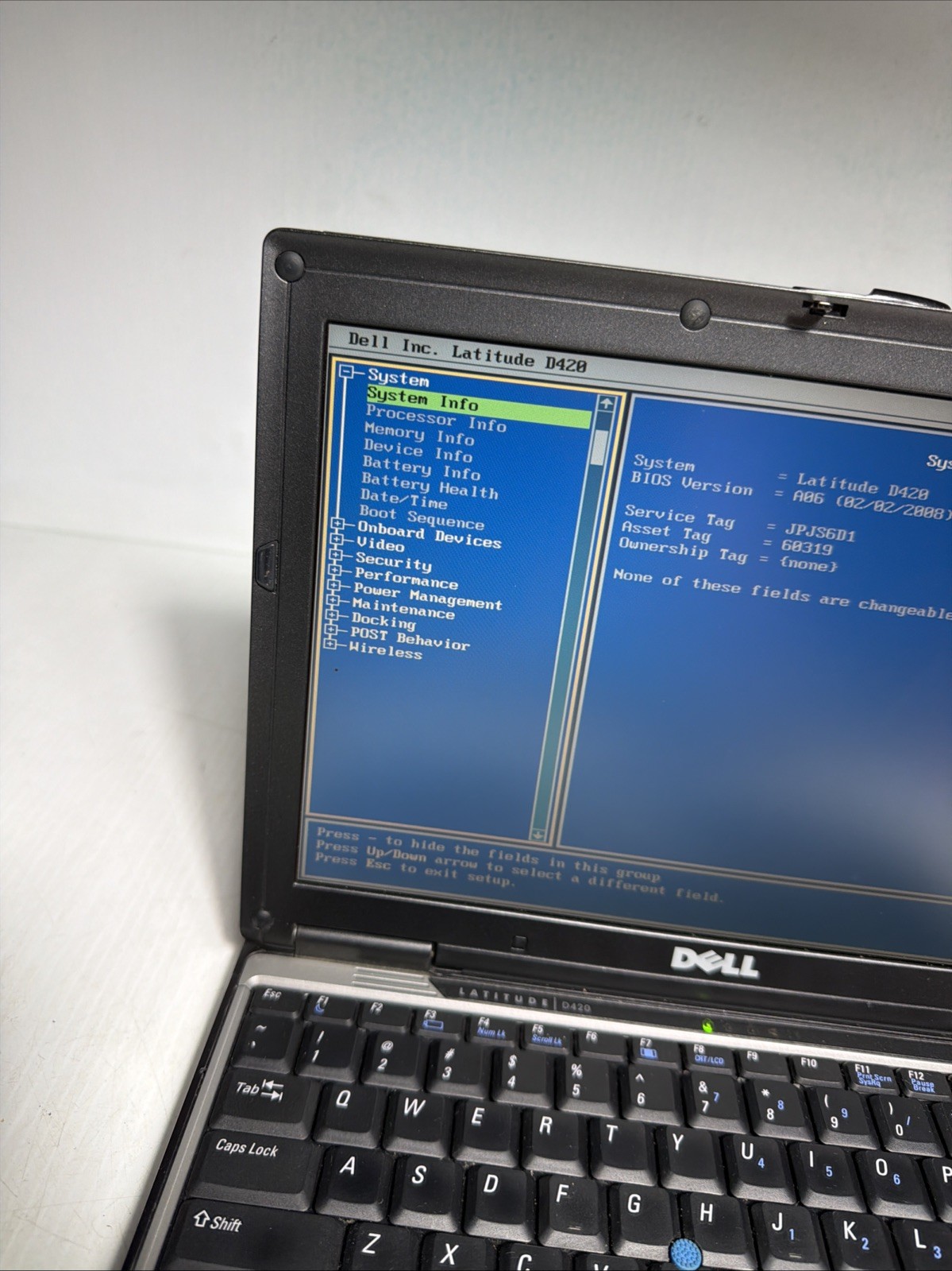 Dell Latitude D420 14″ Laptop Core Duo 2.5gb Ram No Drives Boots Bios