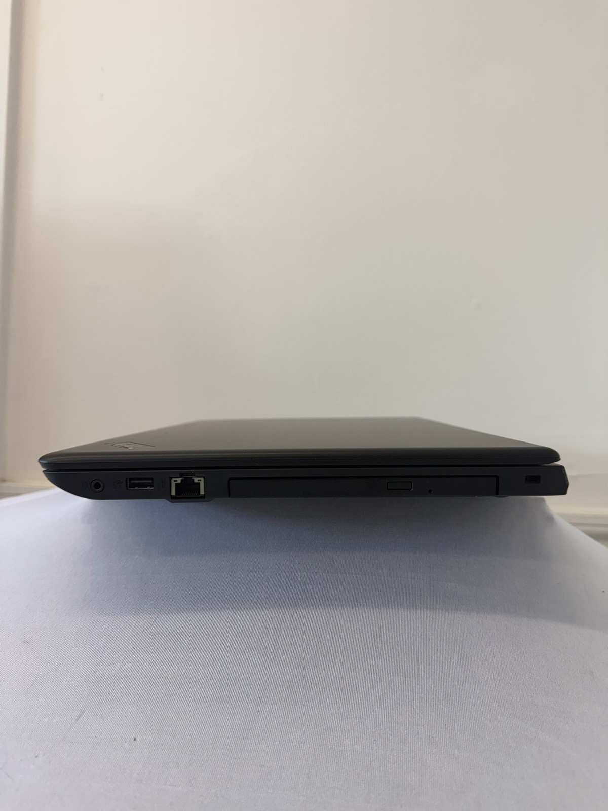 Lenovo Thinkpad E570 Laptop – Good Screen – Intel i5-6200U – RAM 8 GB – Read Des