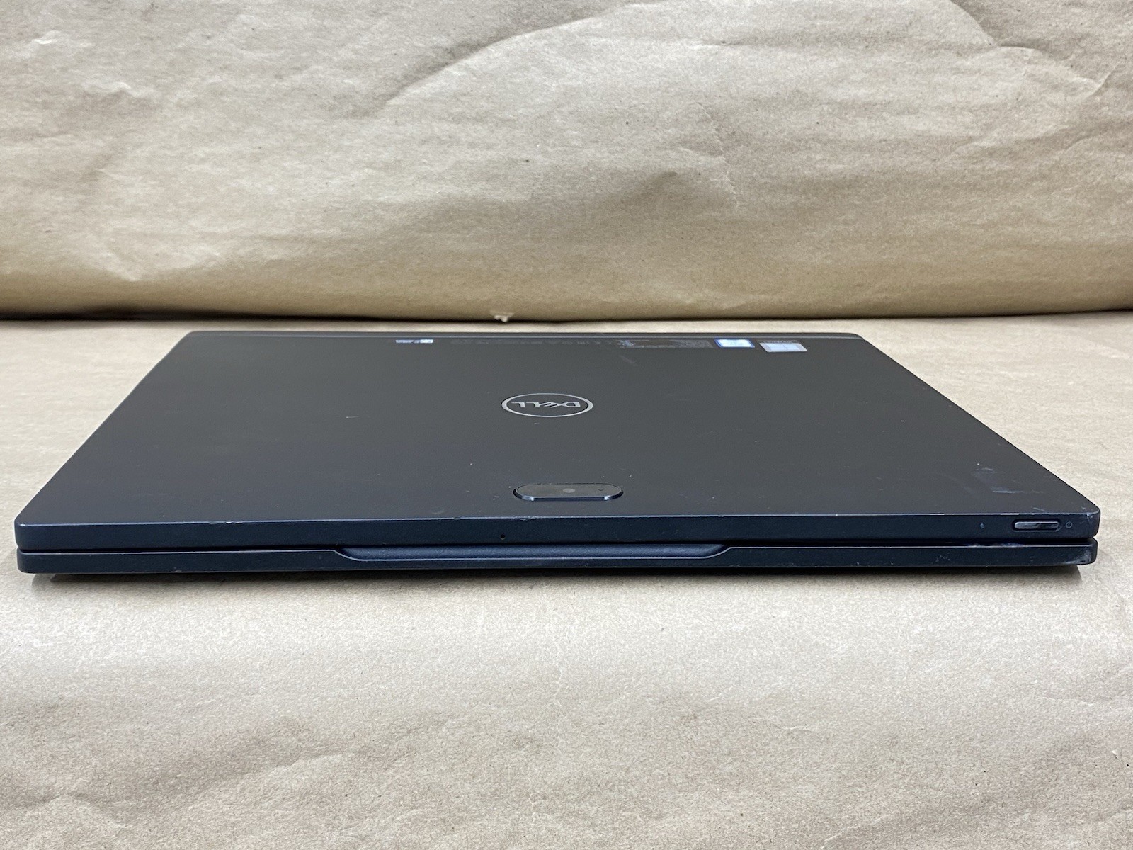 Dell Latitude 7285 – 12″ 2880*1920 – i7-7Y75 – 16GB – 256GB SSD – Win 10 Pro