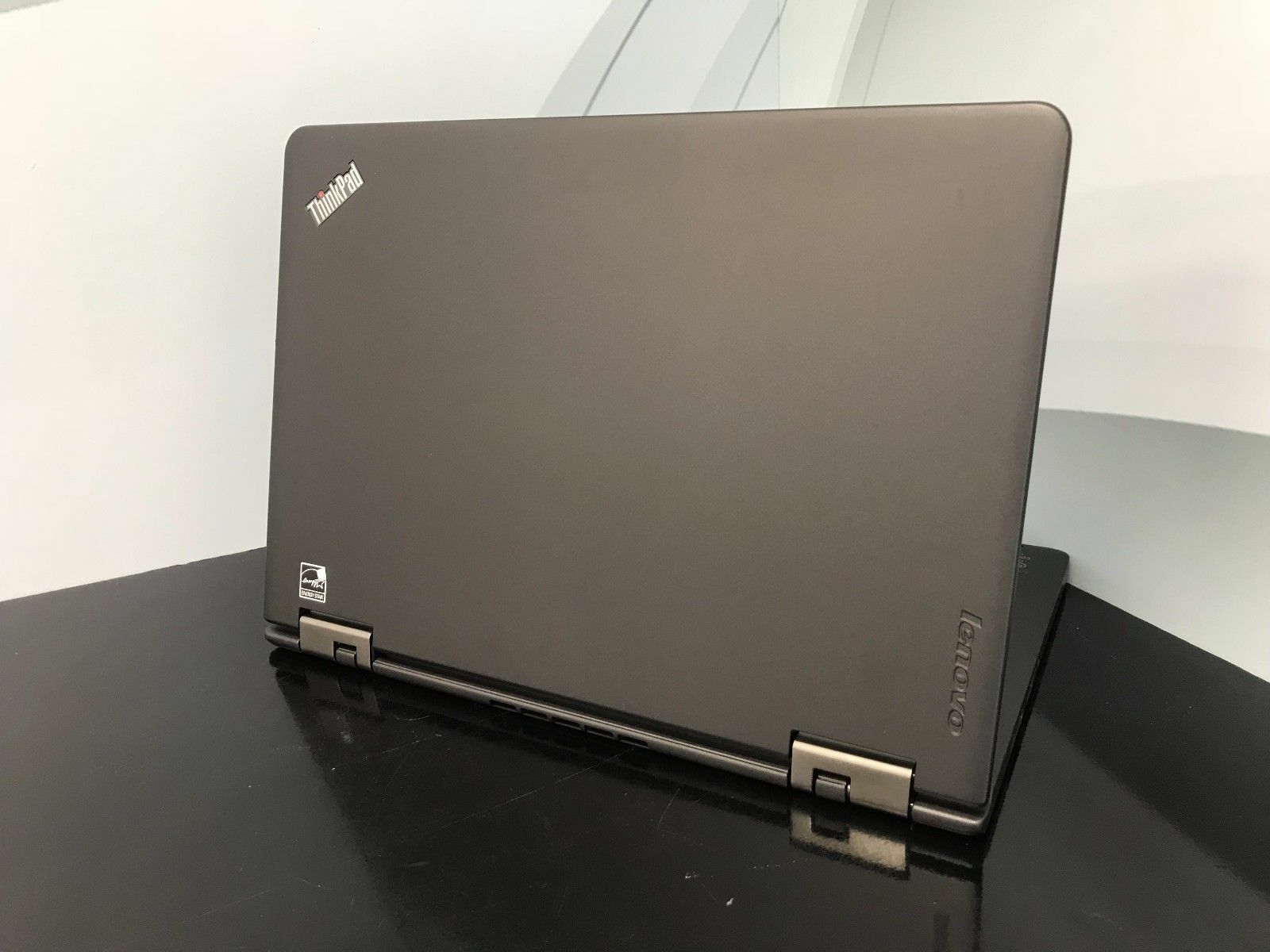 Lenovo ThinkPad 4th Gen Yoga S1 Core I7 8GB 256GB SSD Windows 10 pro IPS Screen