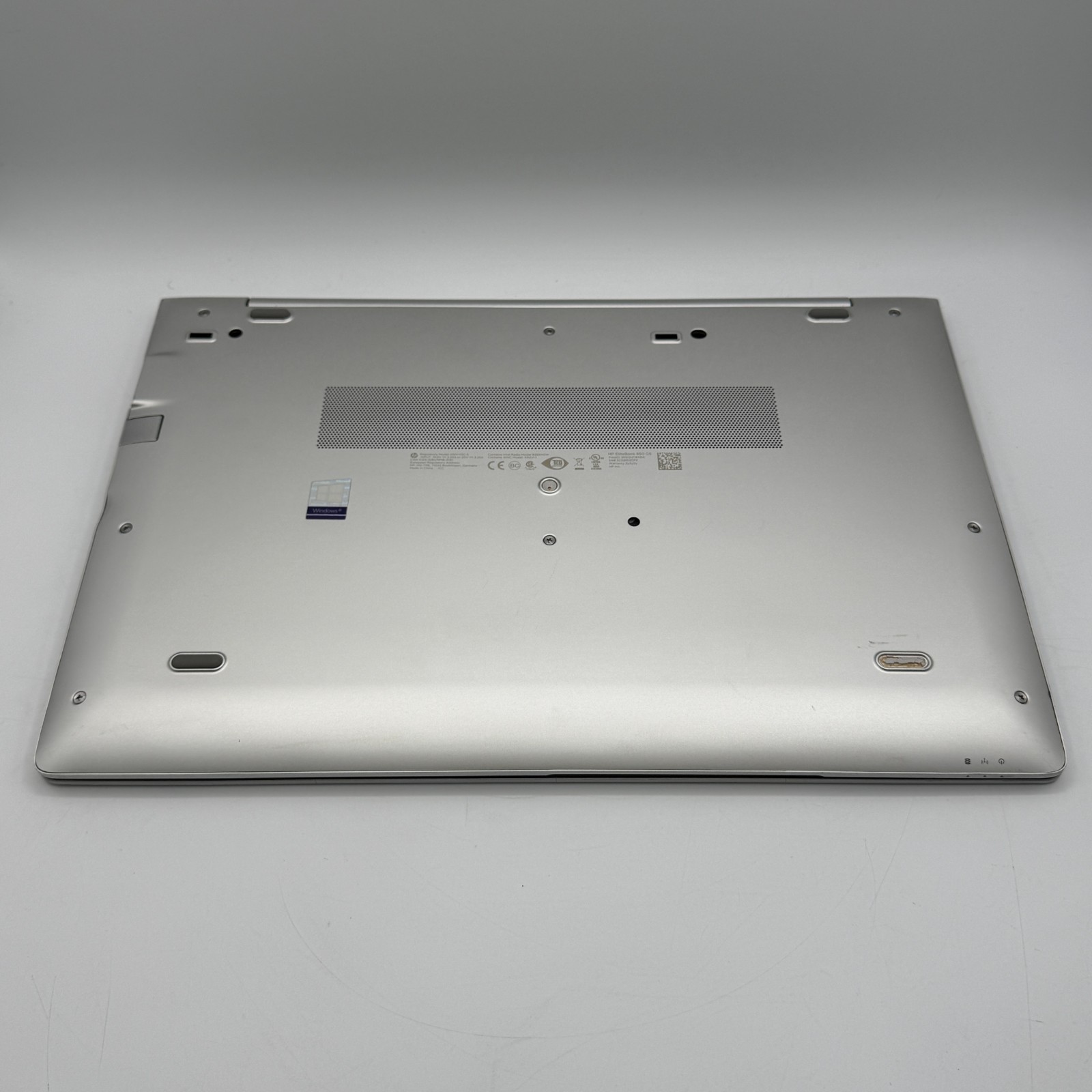 HP EliteBook 850 G5 15.6″ i7-8650U 16GB RAM 512GB SSD Win 11 Pro + Charger
