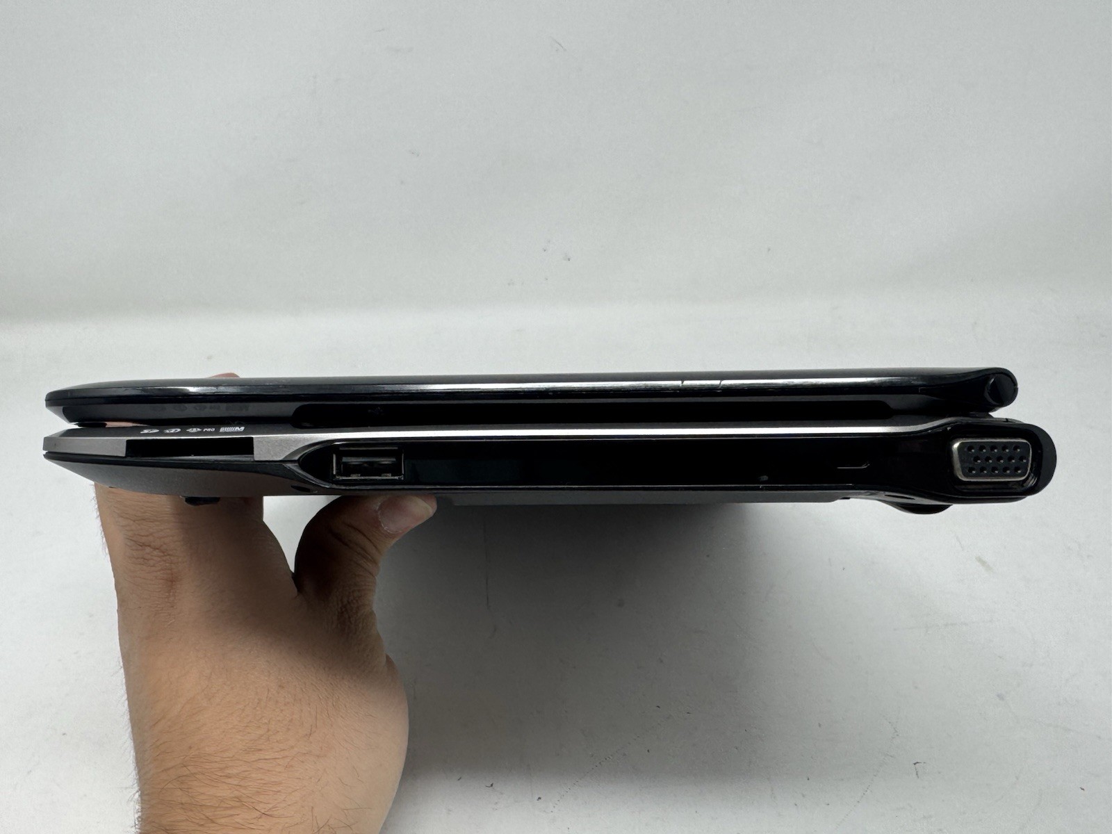 Acer Aspire One Laptop Netbook Computer Black Model ZA3 Windows XP + Charger