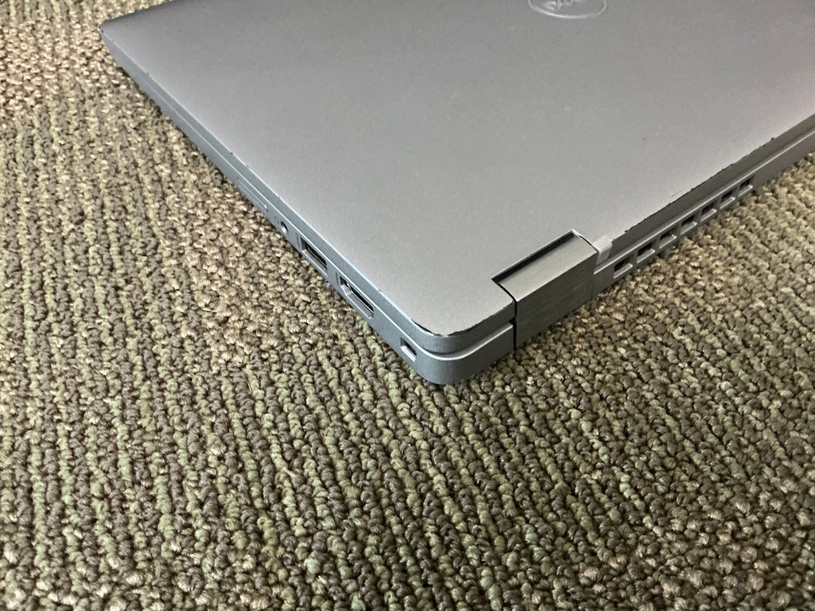 Dell Latitude 5320 2-in-1 13.3-Inch FHD Touch i7-1185G7 16GB 512GB Win11 Pro