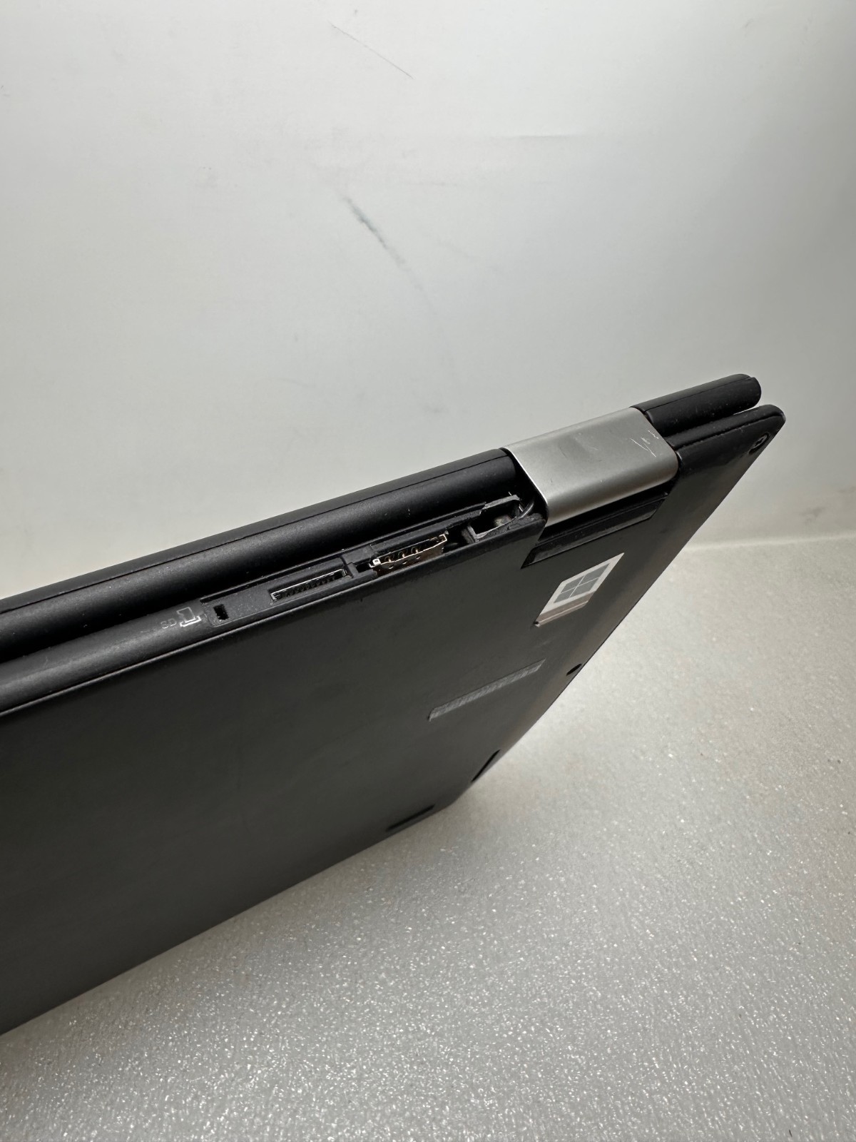 Lenovo ThinkPad 20JES4FN01 X1 Yoga 2nd Gen Intel i7 7600U 512GB 16GB Webcam Qty8