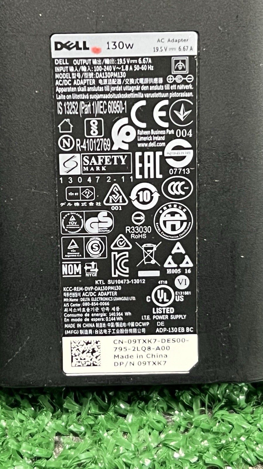 Dell XPS 15 9560 15.6″ i5-7300HQ, GTX 1050, 8GB RAM, 256GB SSD, Win 10.