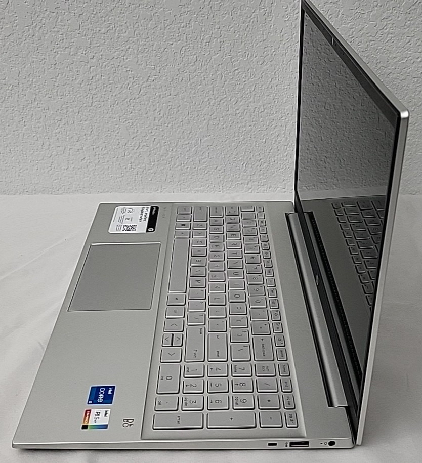HP Pavilion 15-eg2015od,15.6″ FHD,Intel Core i5,8GB,256GB SSD,WiFi 6,Windows 1 1