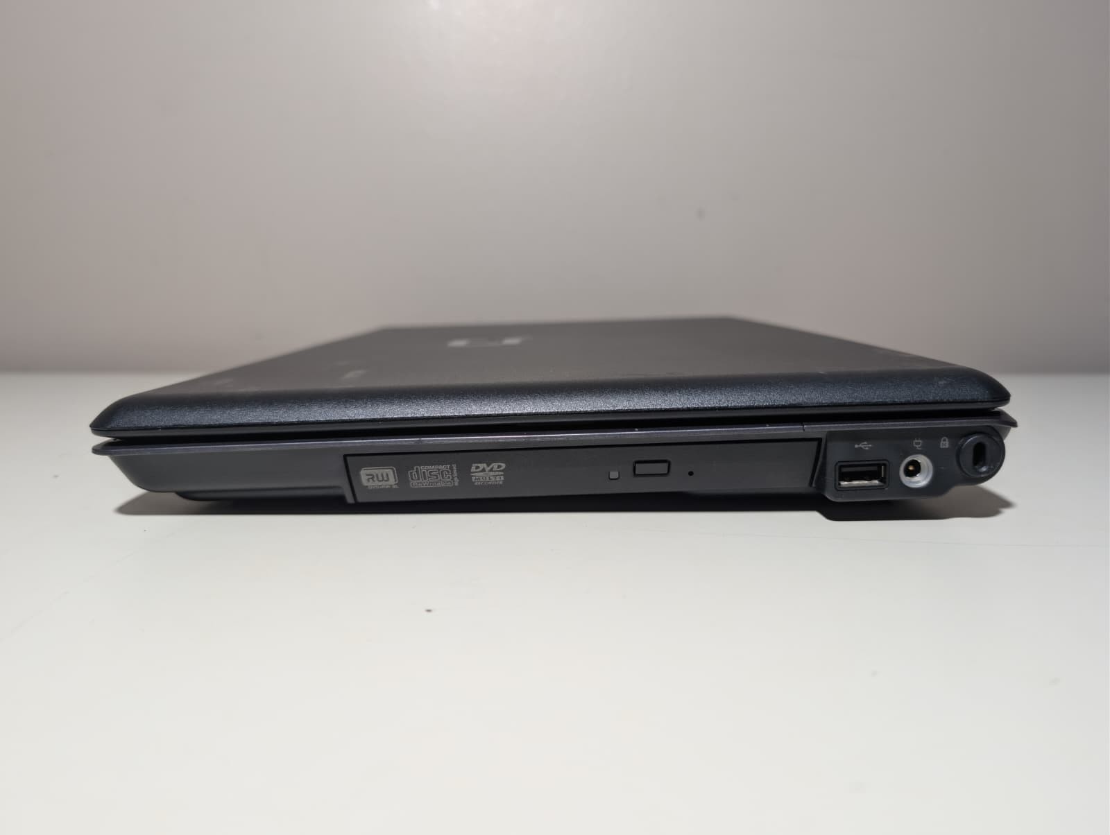 15″ HP Compaq Presario F700 | AMD X2 4GB RAM 128GB SSD | NVIDIA Win 7 Pro DVD+RW